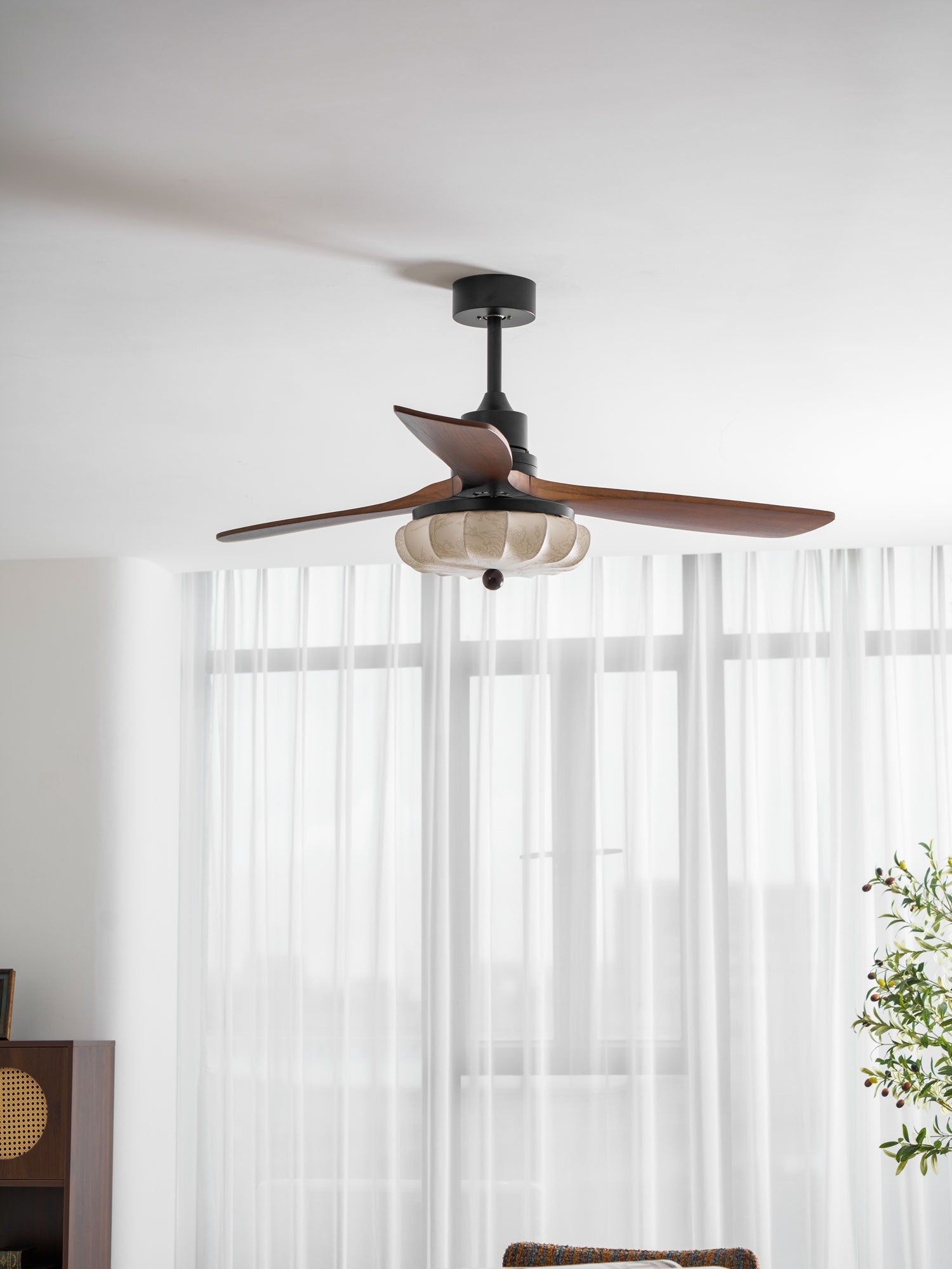 Ventilatore da Soffitto con Luce Jasper Bloom, con pale della ventola in movimento