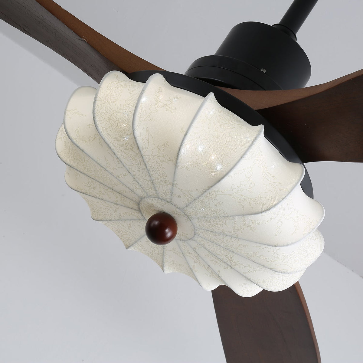 Ventilatore da soffitto Ventra con finitura del corpo nera