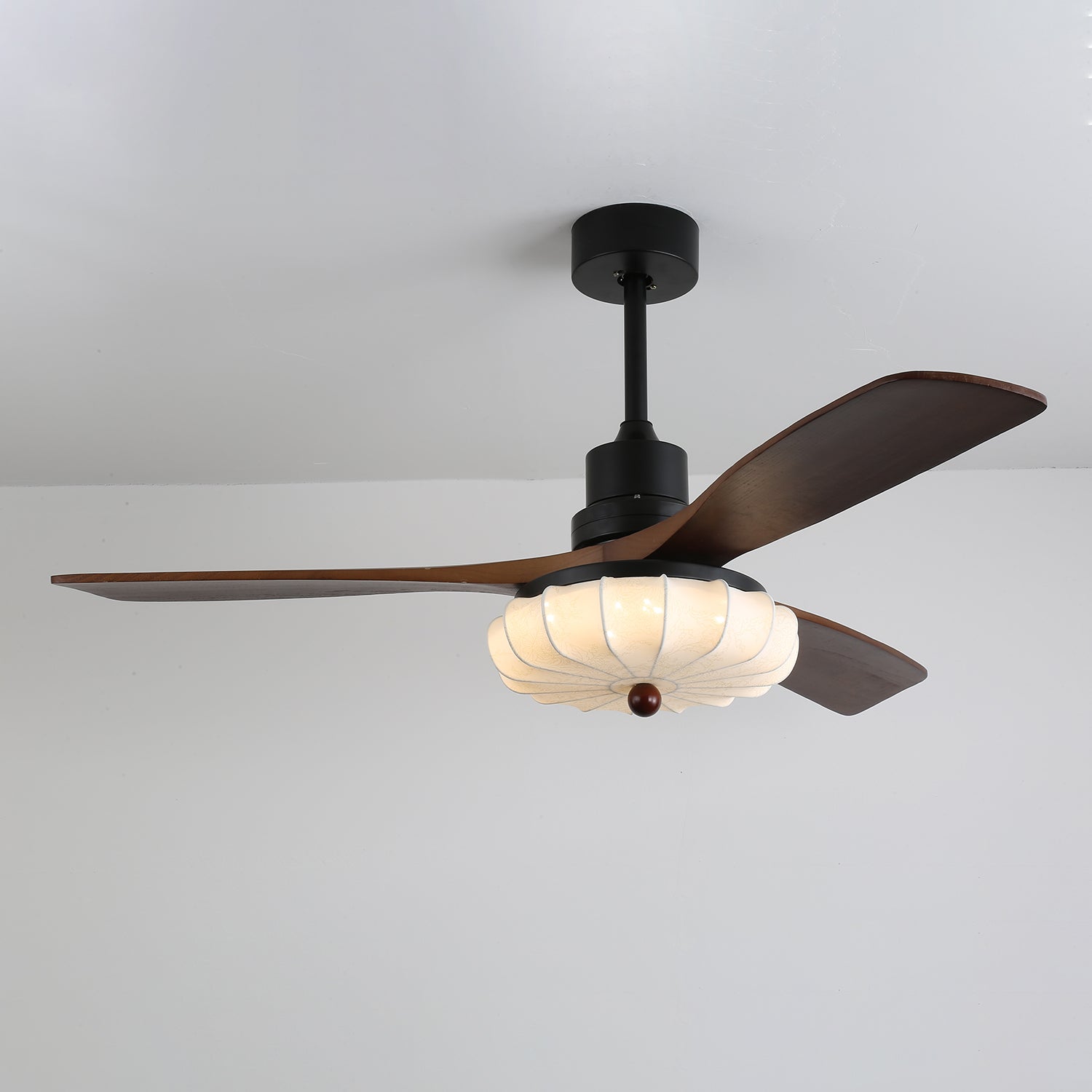 Ventilatore da Soffitto con Luce Jasper Bloom, vista del rosone a soffitto