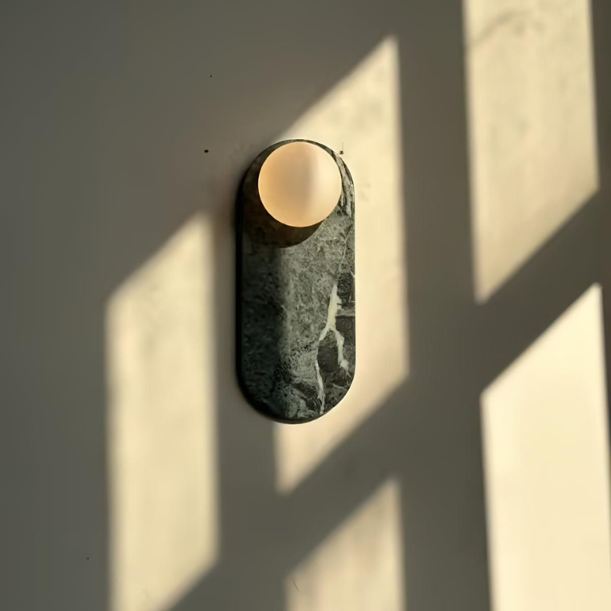 Avi Lampada da Parete Ovale in Marmo