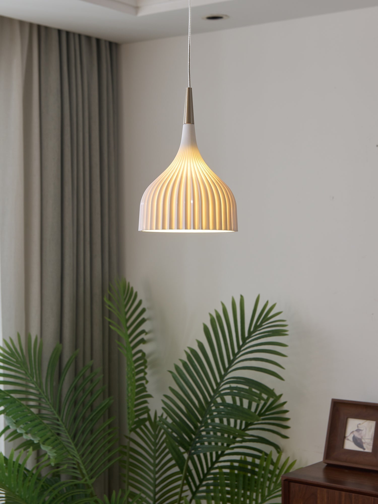 Lucina Pendant Lamp - Blowlighting