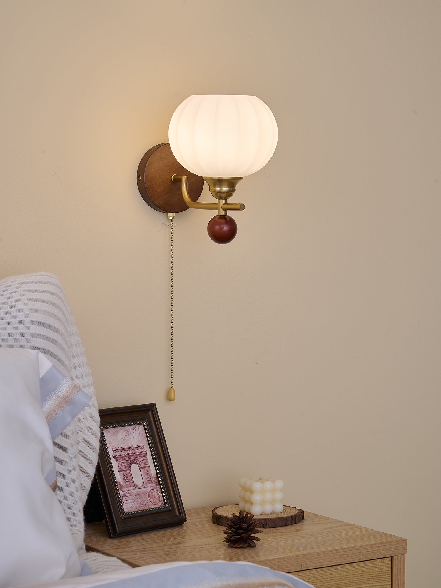 Lumea Crest Wall Lamp - Blowlighting