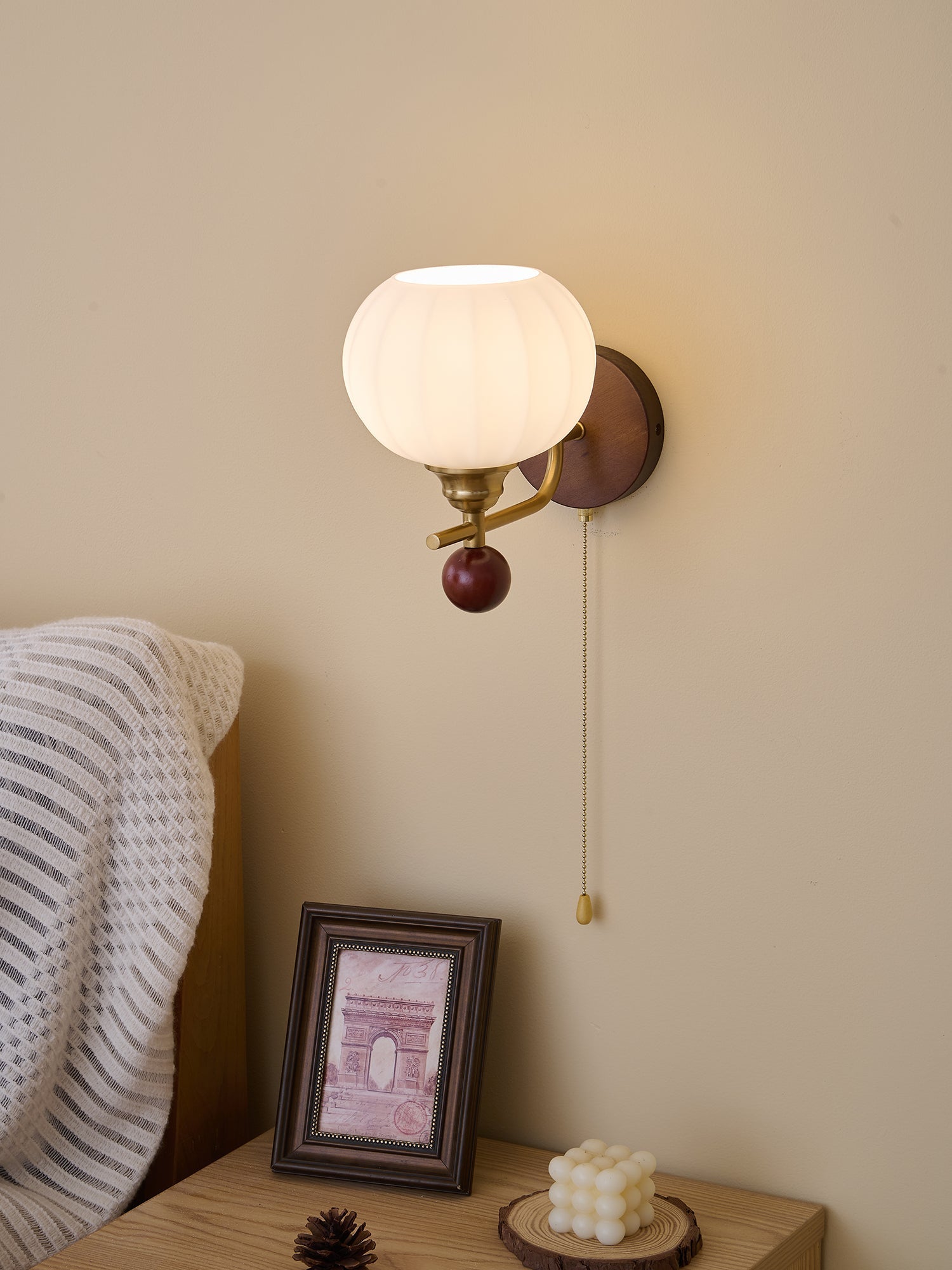 Lumea Crest Wall Lamp - Blowlighting