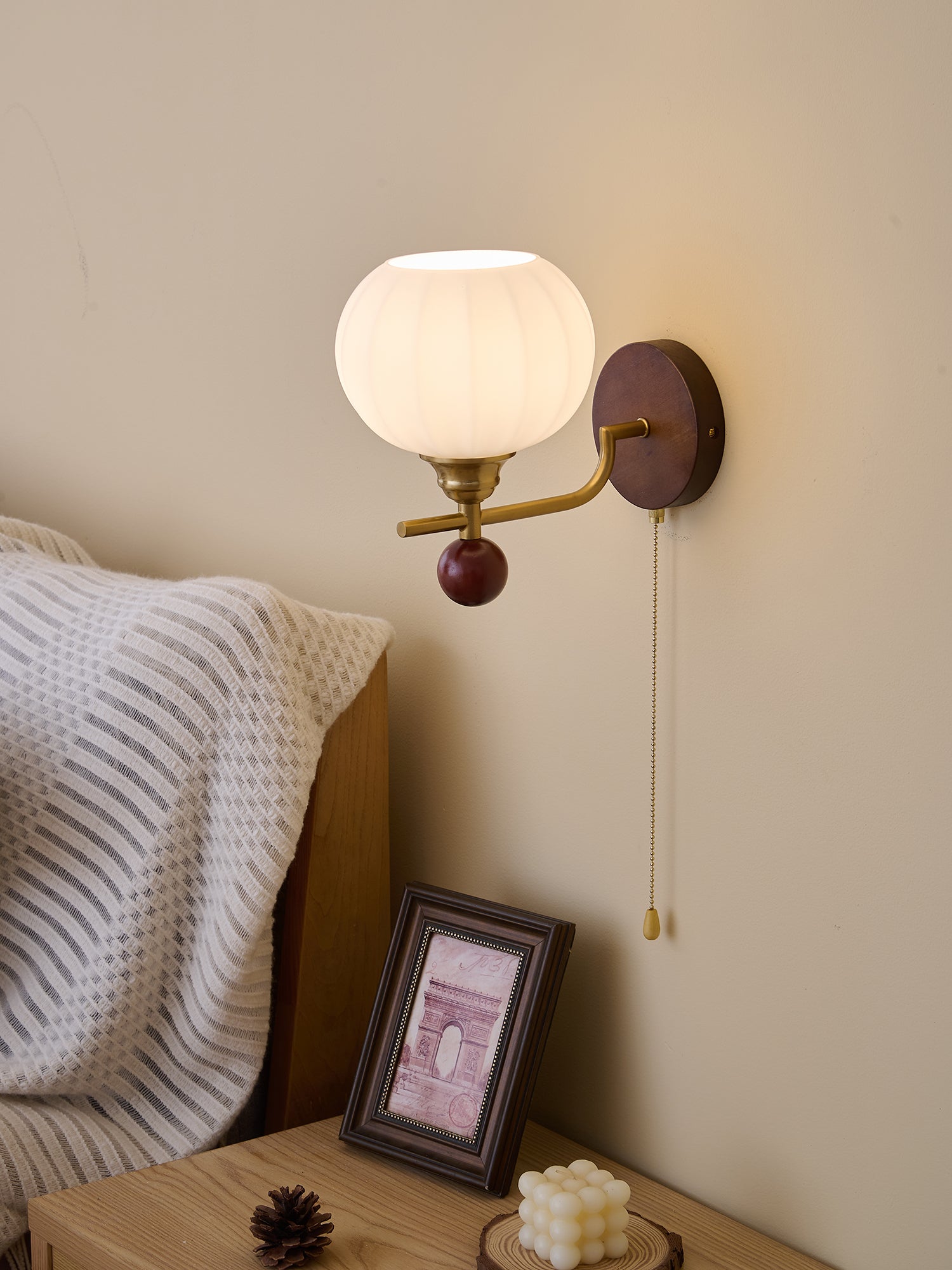 Lumea Crest Wall Lamp - Blowlighting