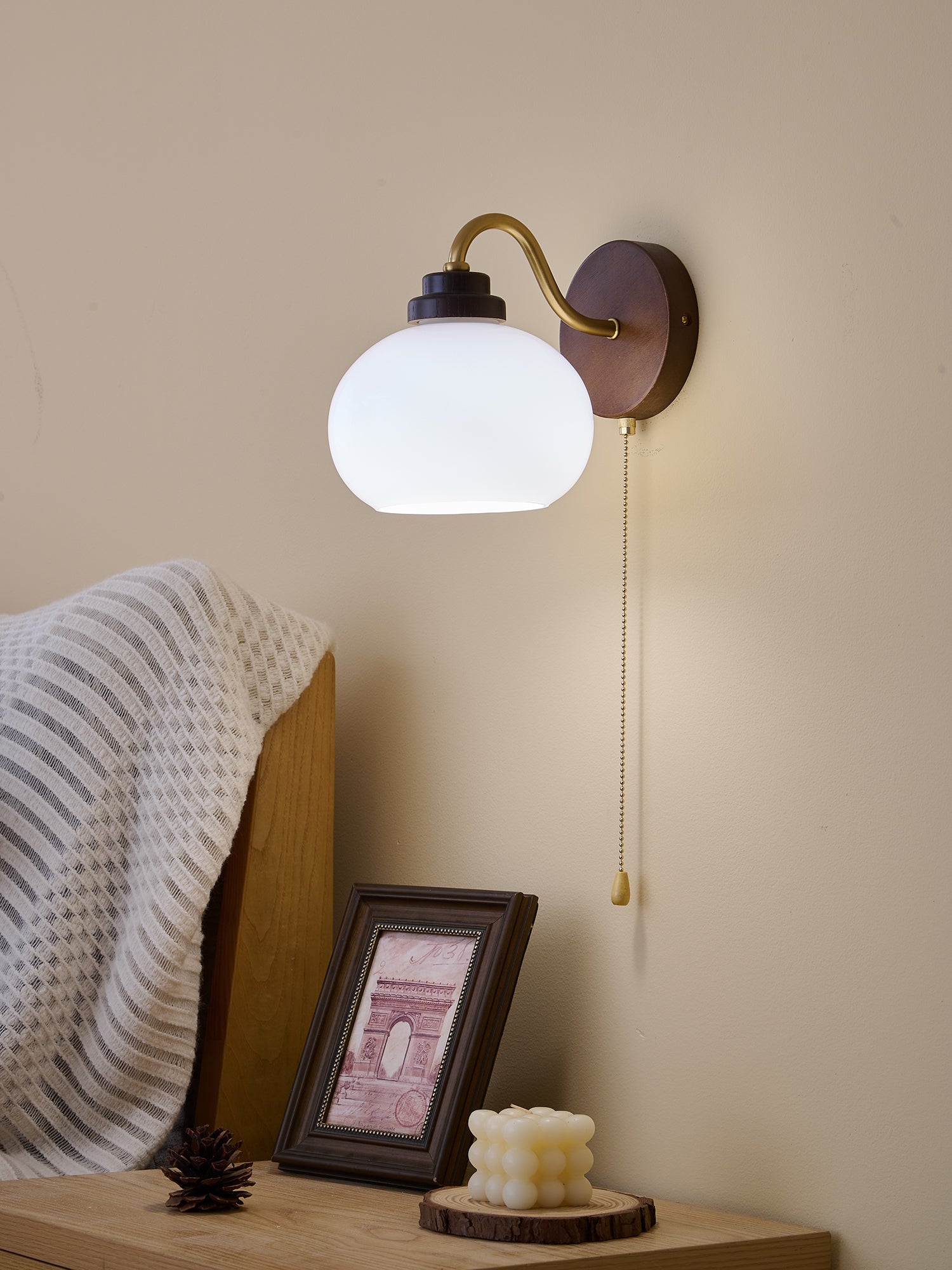 Lumea Crest Wall Lamp - Blowlighting
