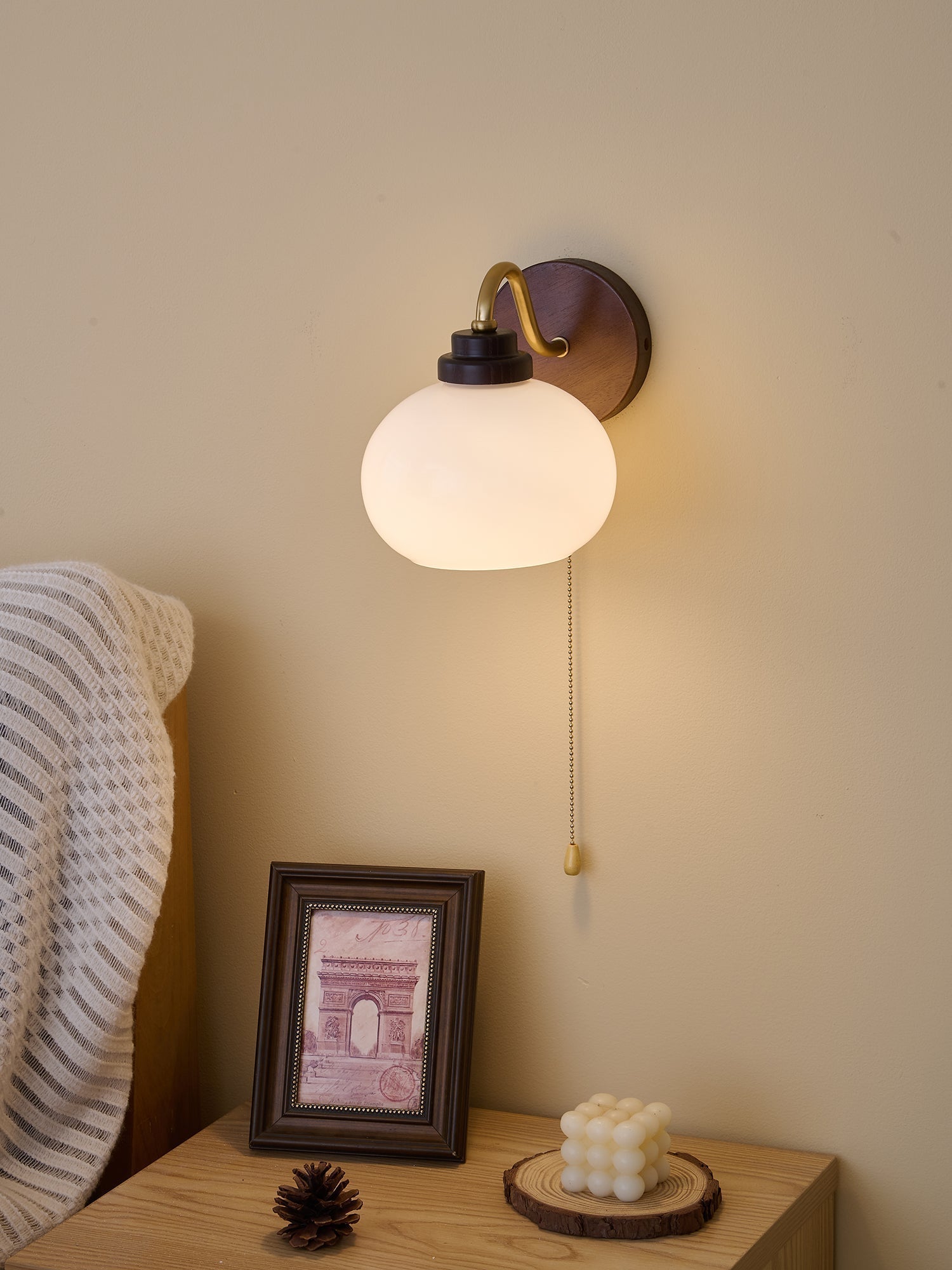 Lumea Crest Wall Lamp - Blowlighting