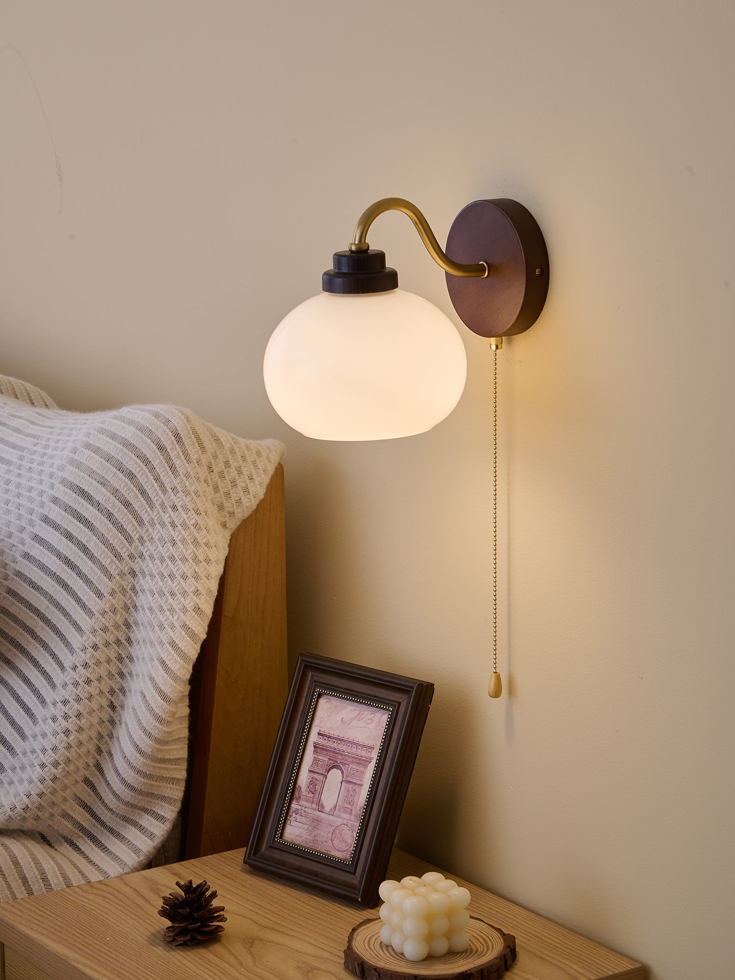 Lumea Crest Wall Lamp - Blowlighting