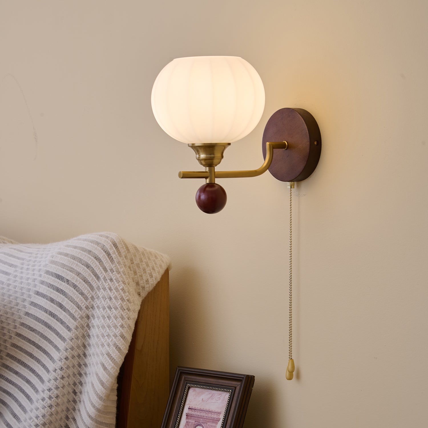 Lumea Crest Wall Lamp - Blowlighting