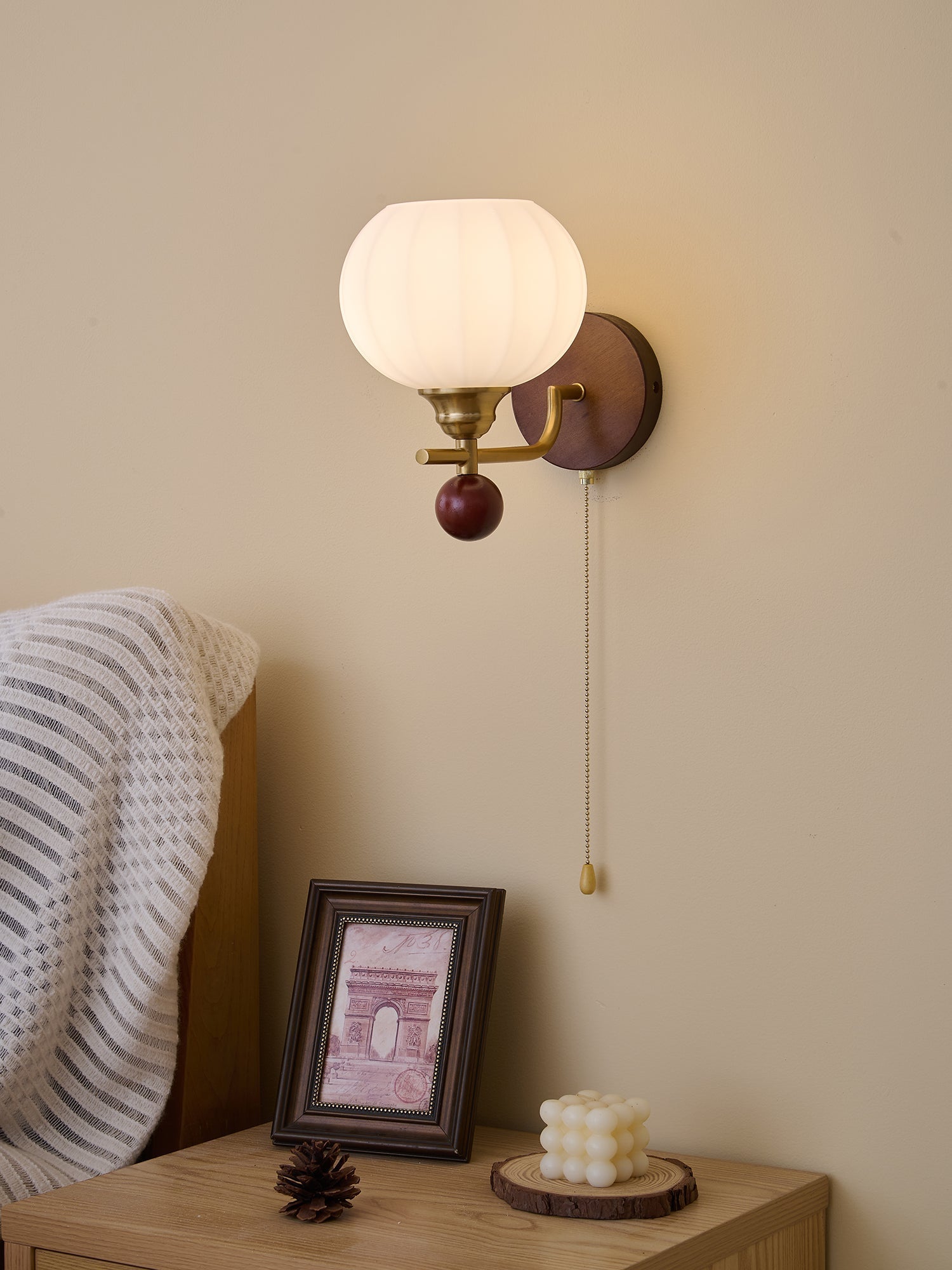 Lumea Crest Wall Lamp - Blowlighting