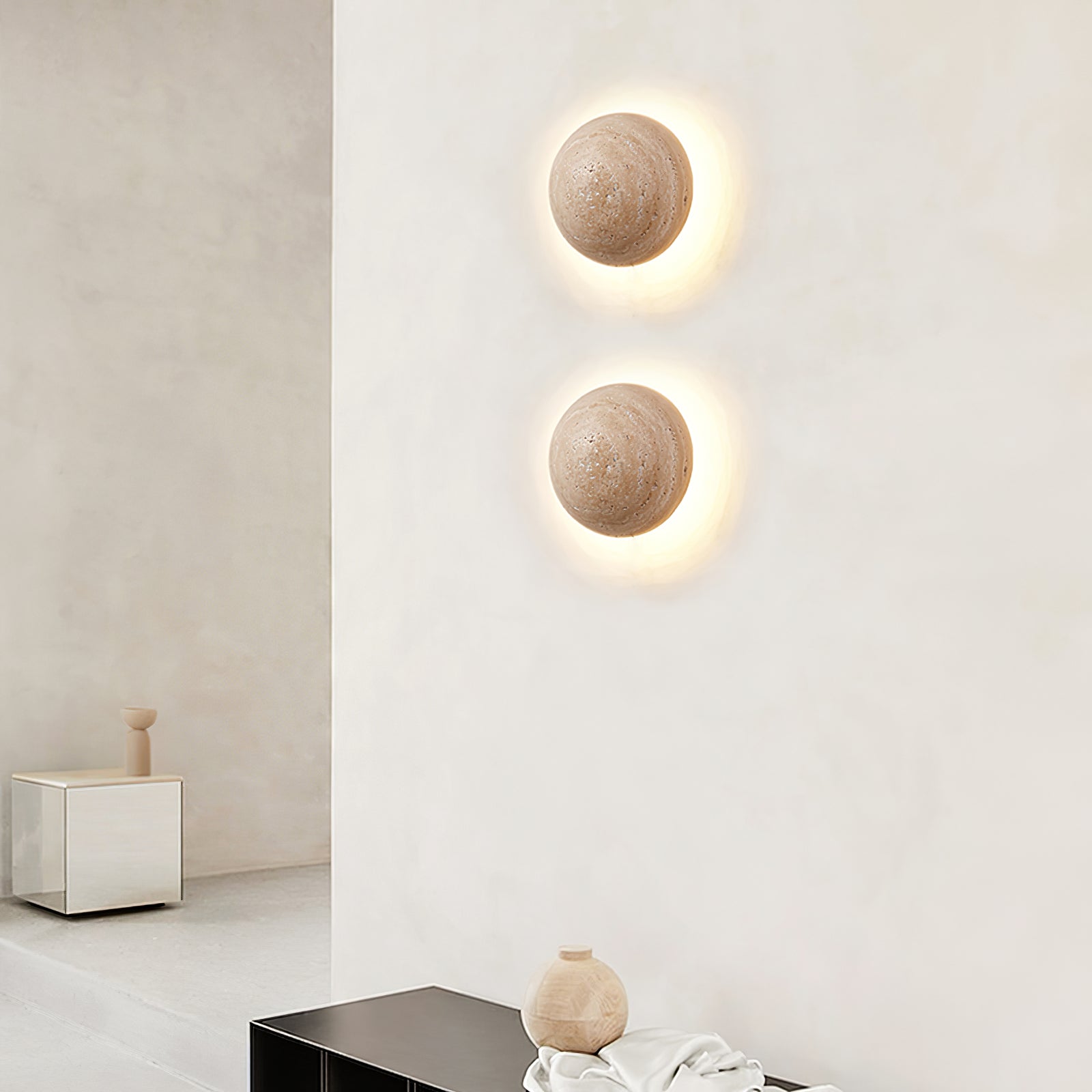 Nyvarion Minimalist Travertine Wall Light - Neutralighting