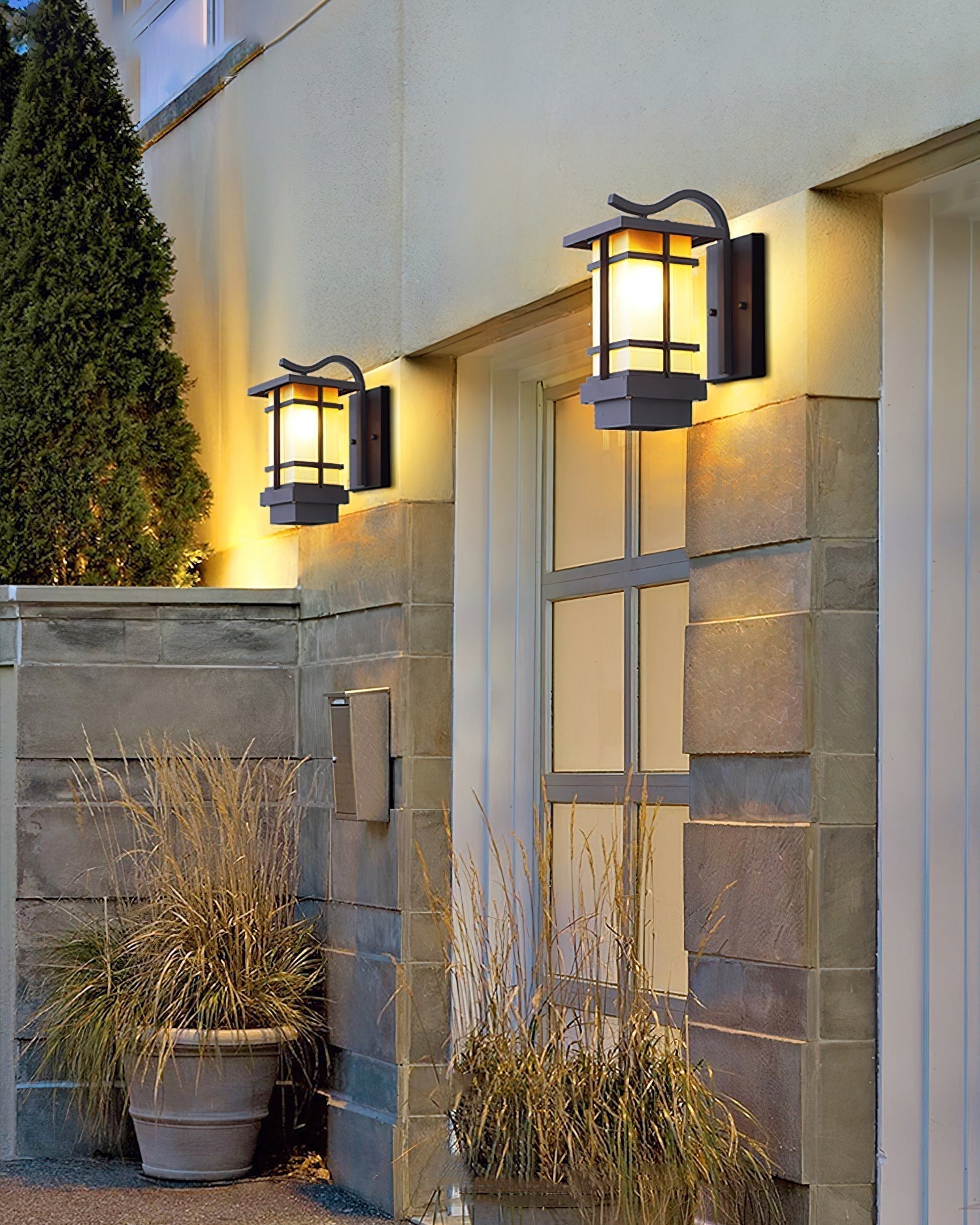Madison Lantern Outdoor Wall Lamp - Blowlighting