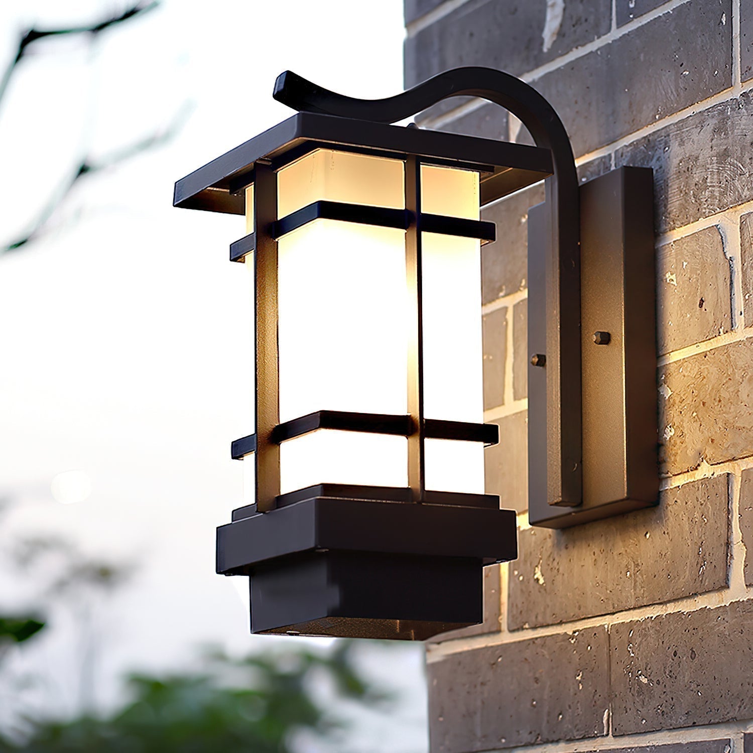 Madison Lantern Outdoor Wall Lamp - Blowlighting