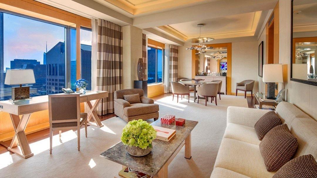 Mercury Chandelier - Blowlighting