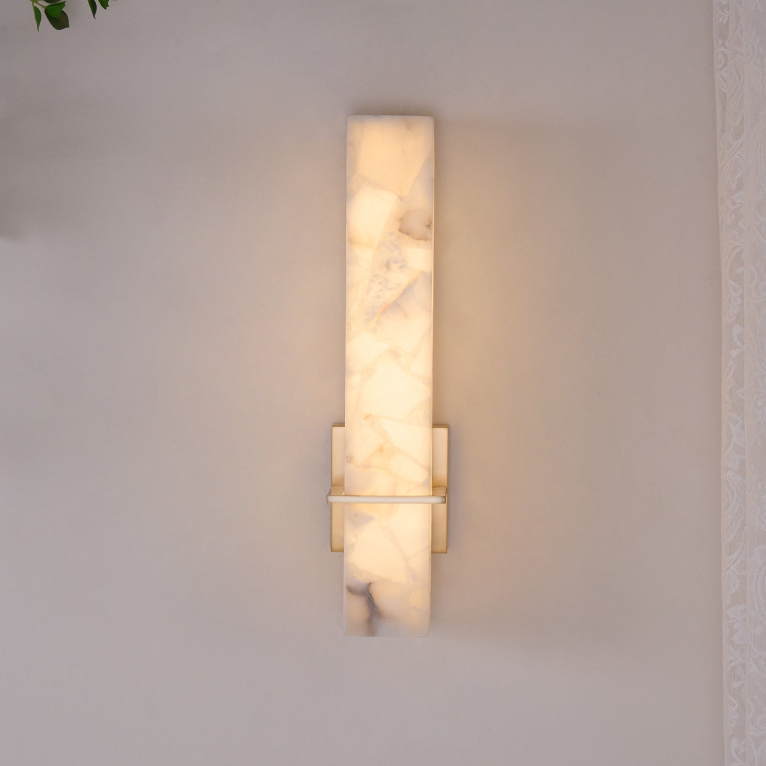 Luste Alabaster Wall Sconce Brass Band Shape - Neutralighting