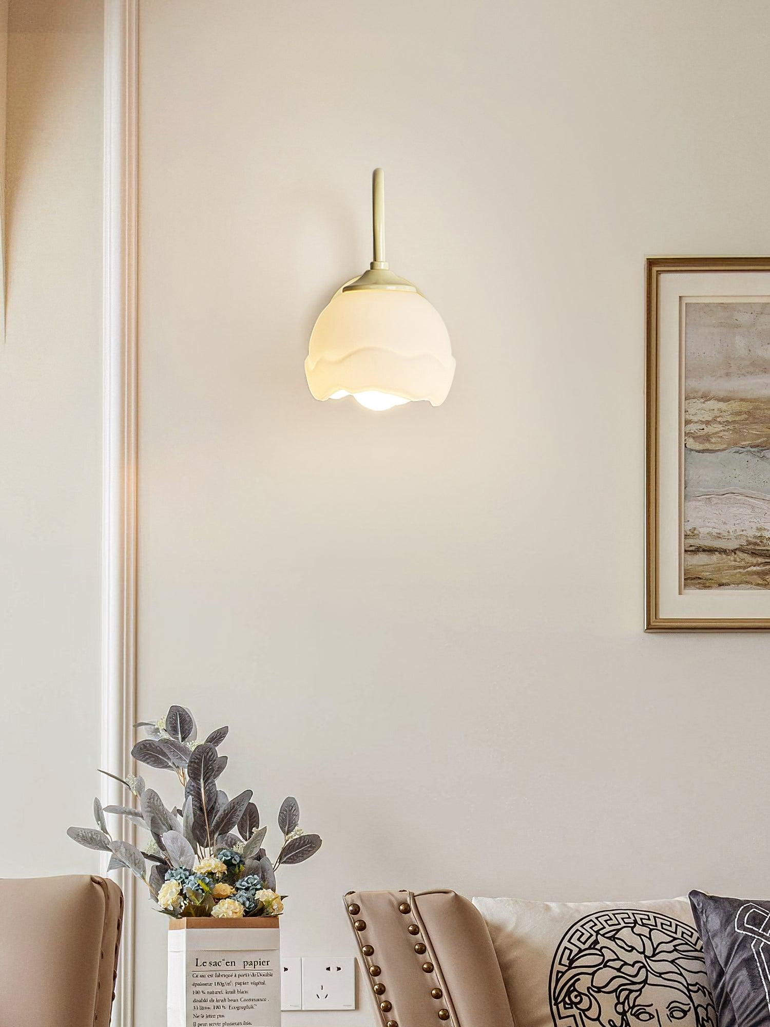 Milk White Floral Wall Lamp - Blowlighting