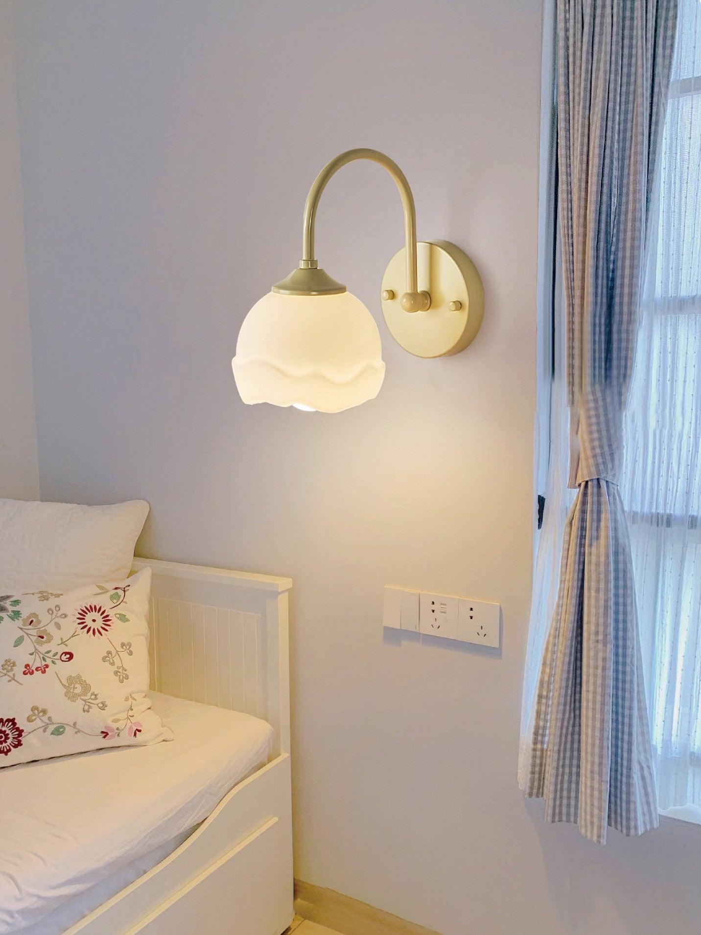 Milk White Floral Wall Lamp - Blowlighting
