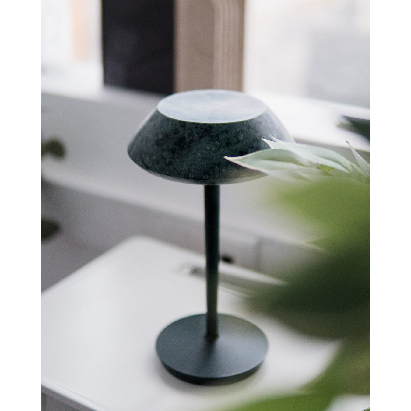 Mini Fiore Table Lamp (built-in battery) - Lamp Copper