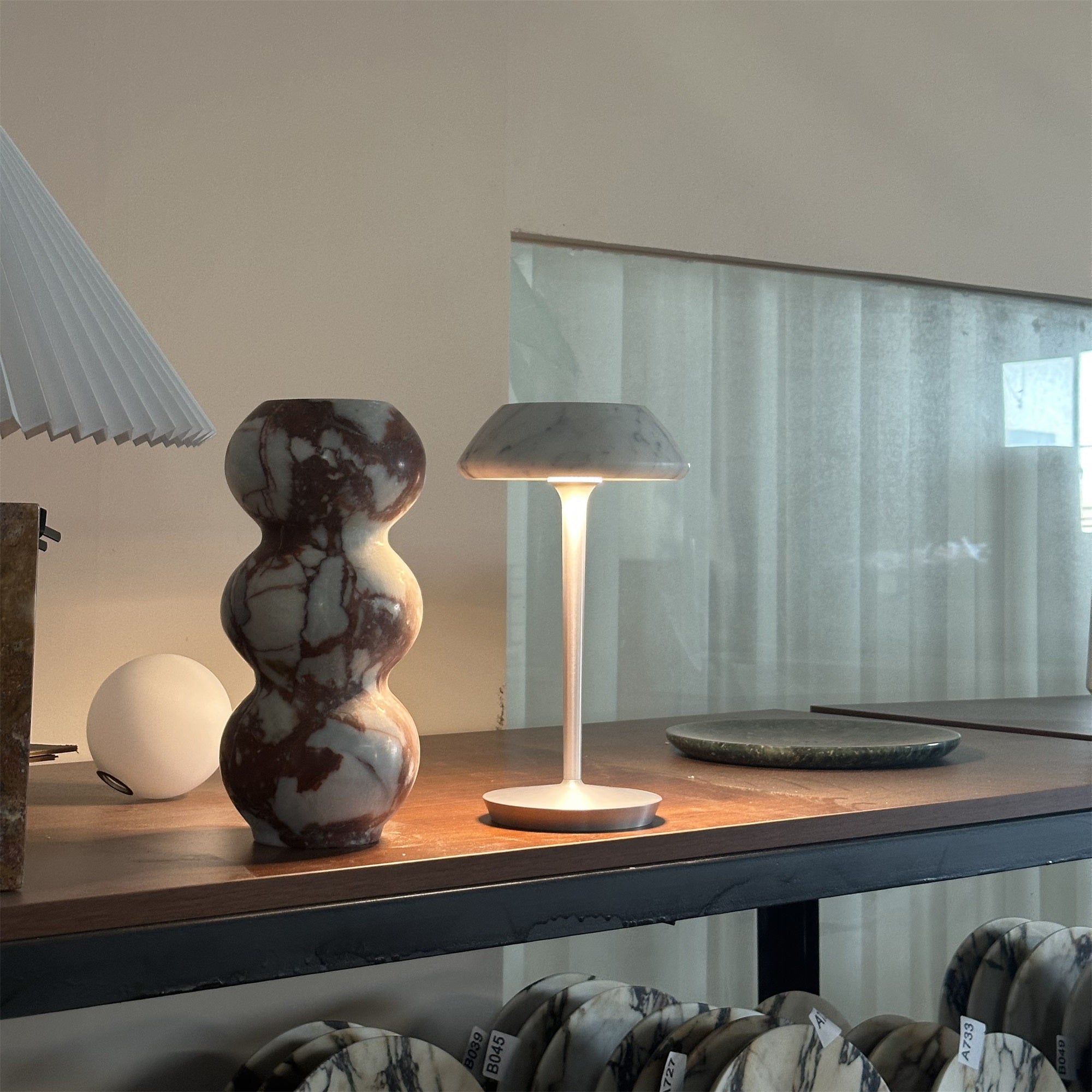 Mini Fiore Table Lamp (built-in battery) - Lamp Copper