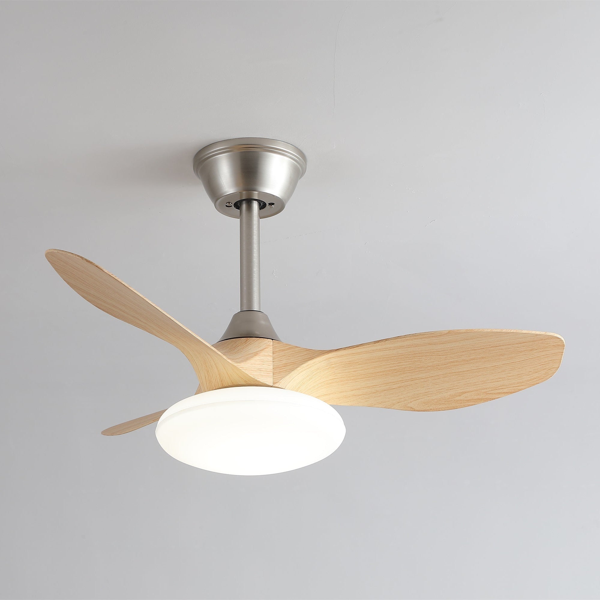 Ventilatore da soffitto Sylvara con luce in finitura Colore Noce