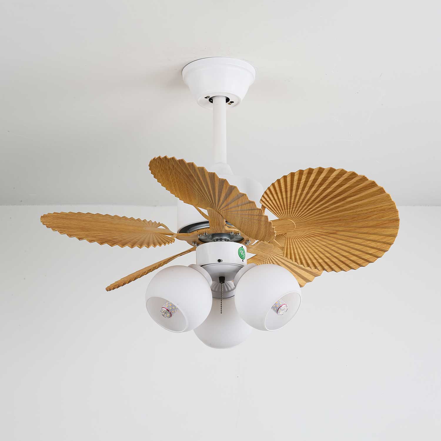 Ventilatore da soffitto Aurelia Vintage con luce in legno e vetro con paralume color ambra