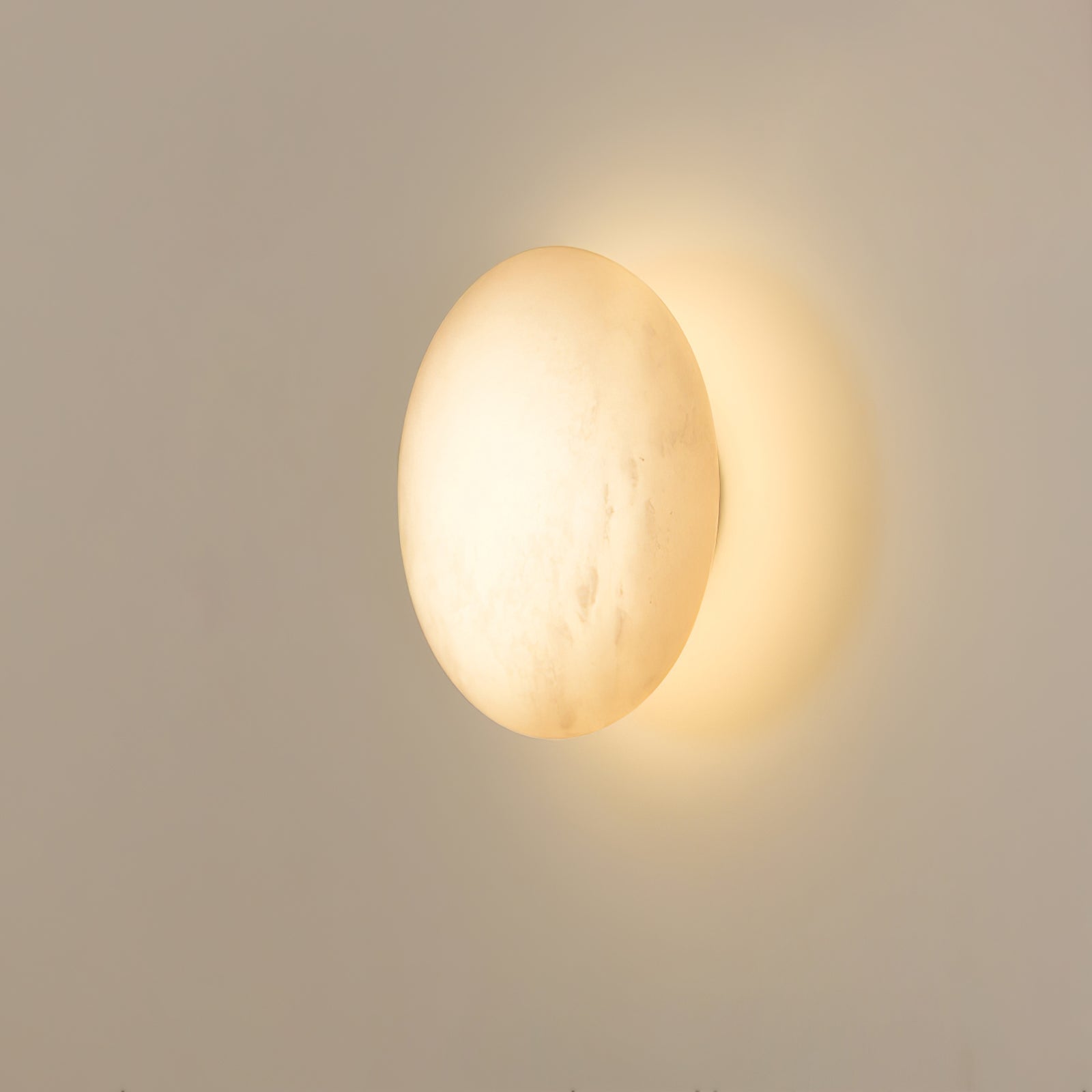 Eurthais Minimalist Alabaster Wall Light - Neutralighting