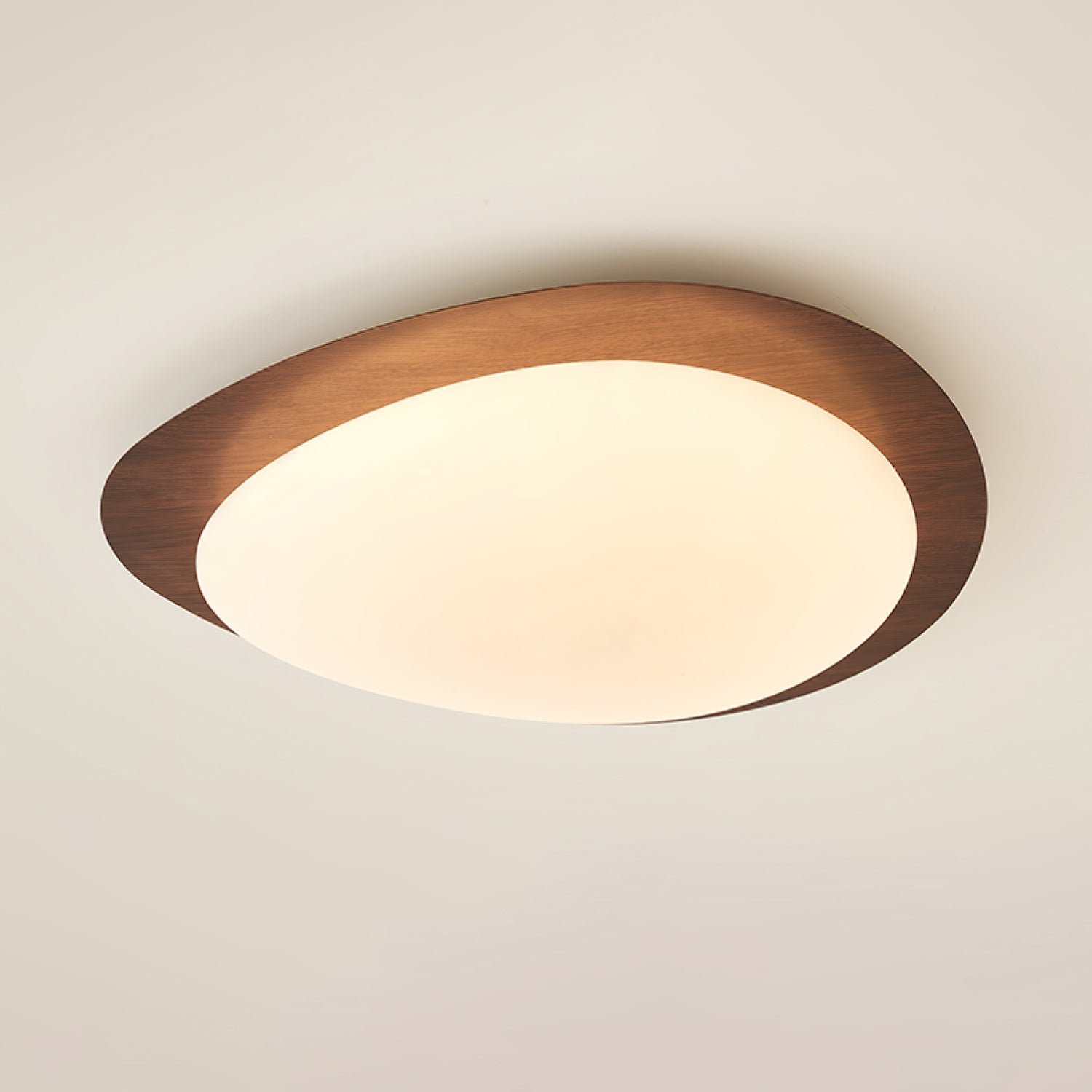 Muto Lampada da Soffitto a Forma di Ciottolo in Noce