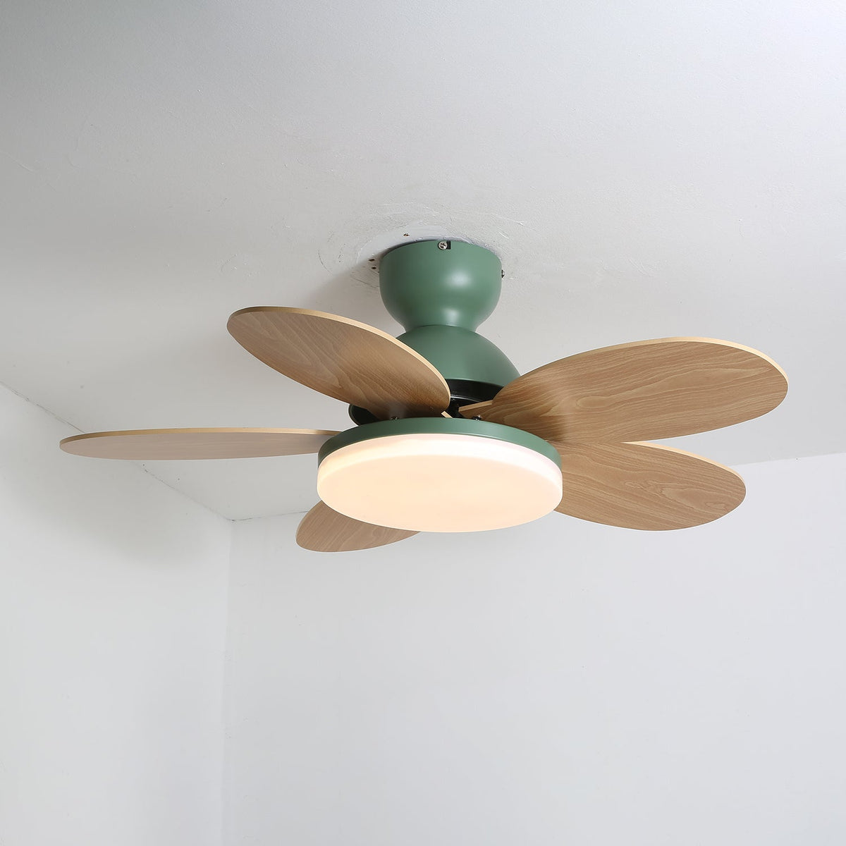 Ventilatore da soffitto con luce Liora con finitura effetto legno