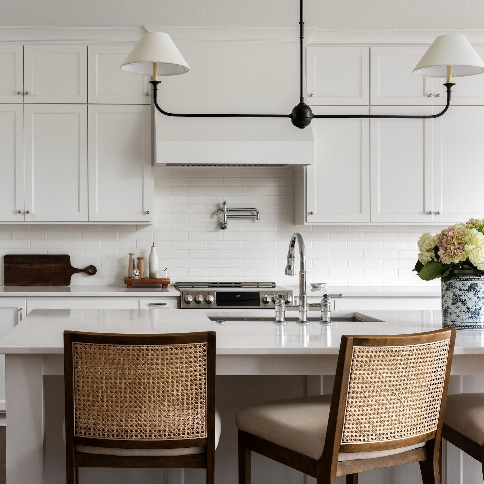 Aera Modern Minimalist Linear Antique Brass Fabric Chandelier - Lamp Copper