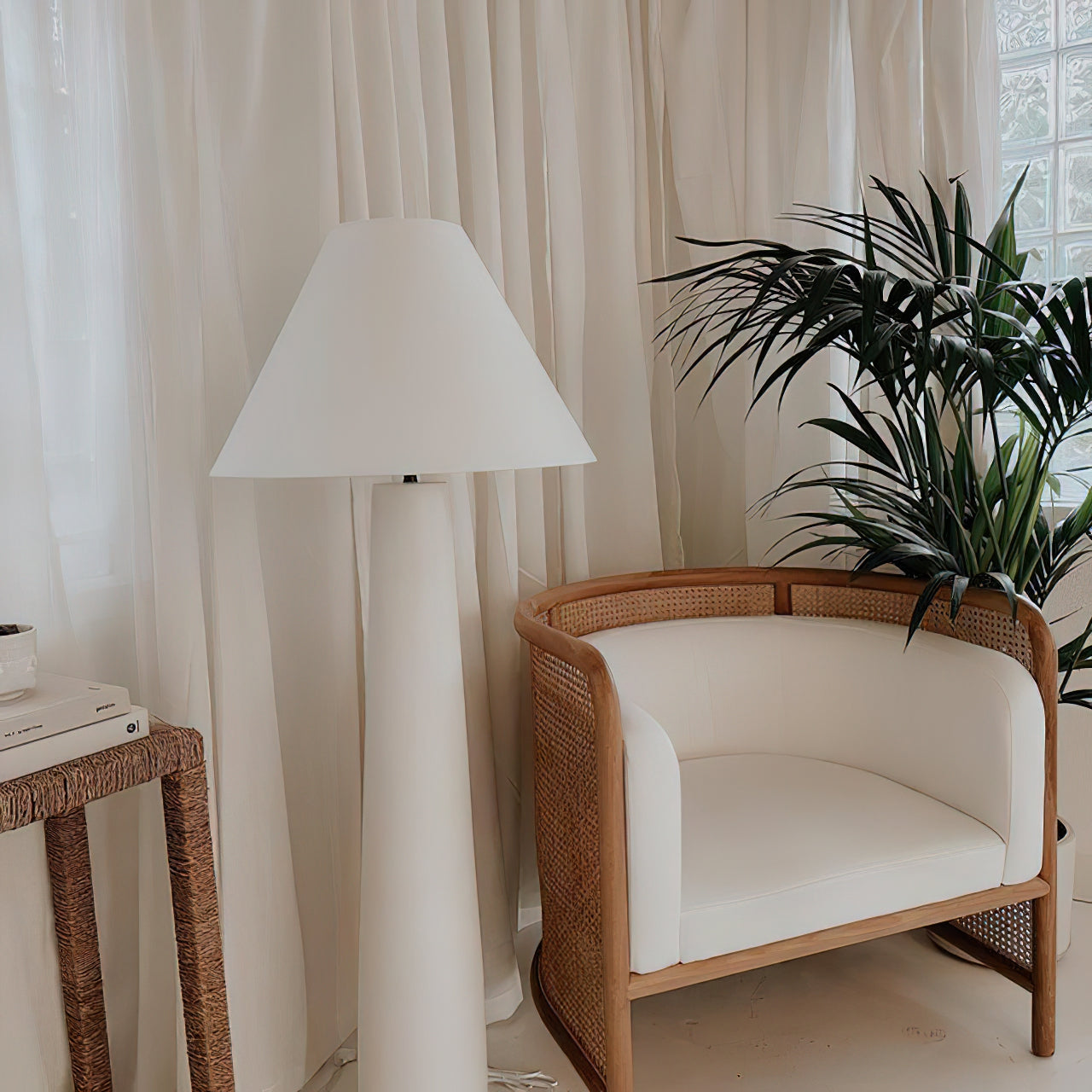 Polar White Floor Lamp - Lamp Copper