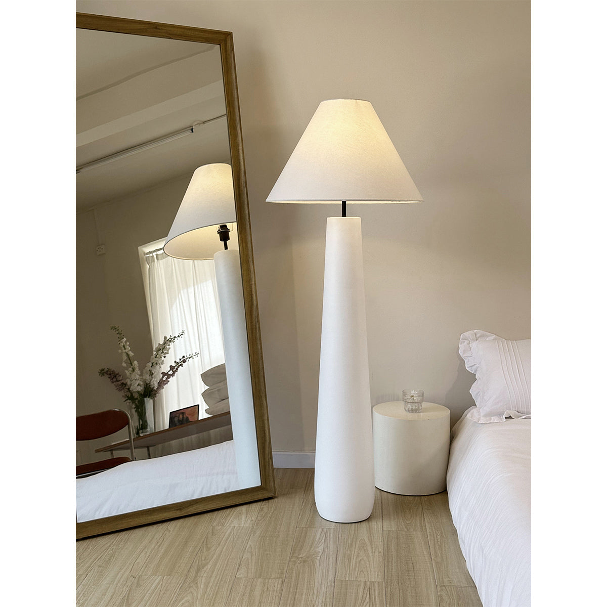 Polar White Floor Lamp - Lamp Copper