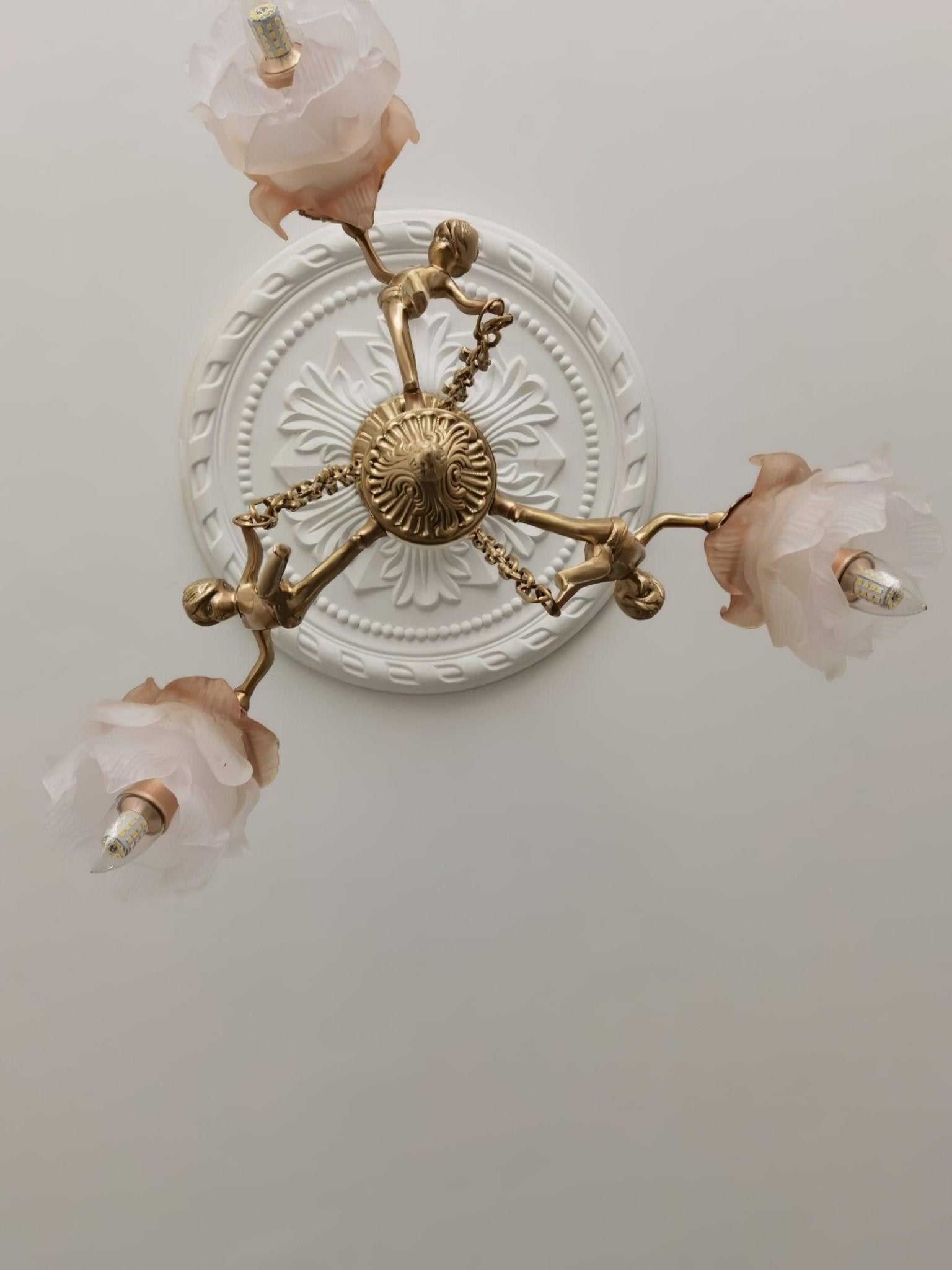 Putti Statuettes Brass Suspension - Blowlighting