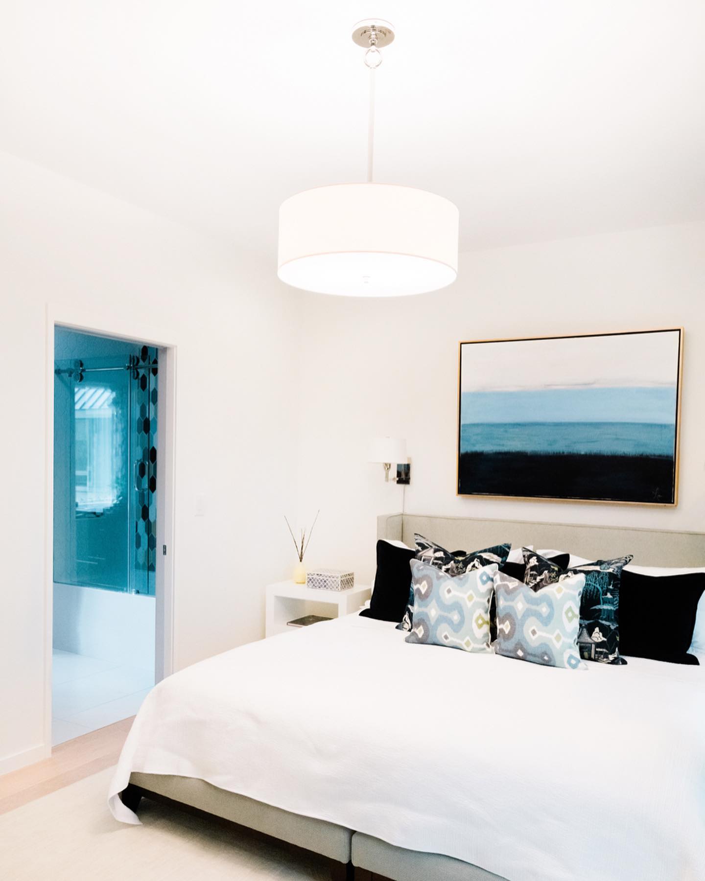 Olvynis Modern Minimalist Hanging Brass Fabric Pendant Lamp - Lamp Copper