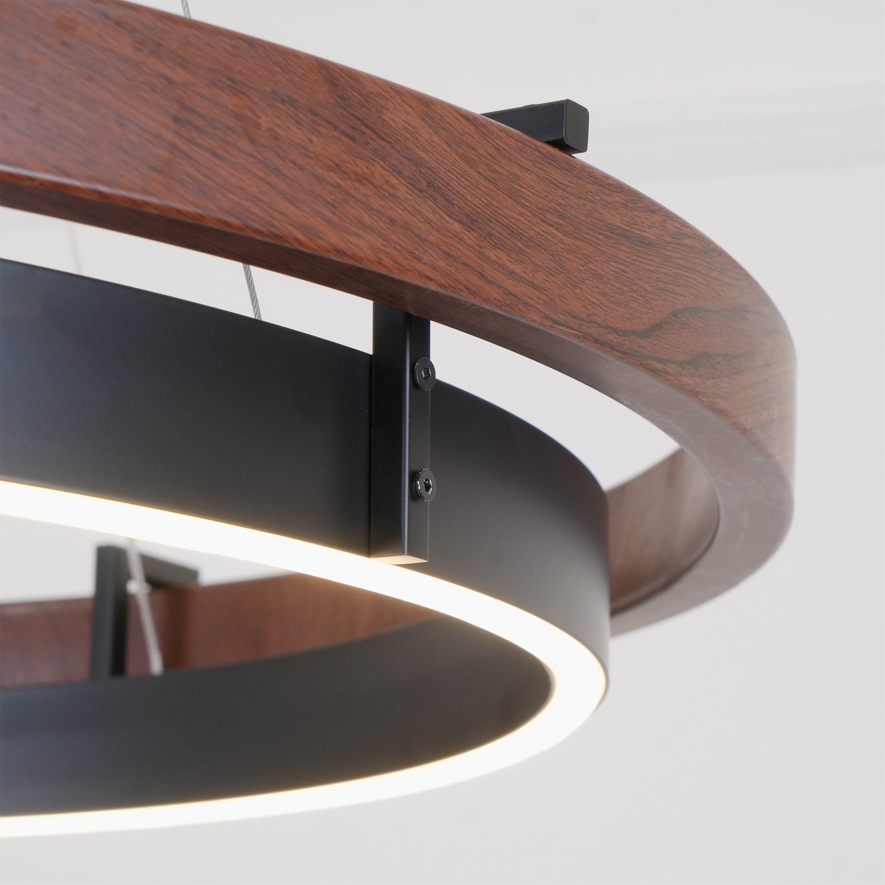 Muto Lampadario ad Anello in Legno