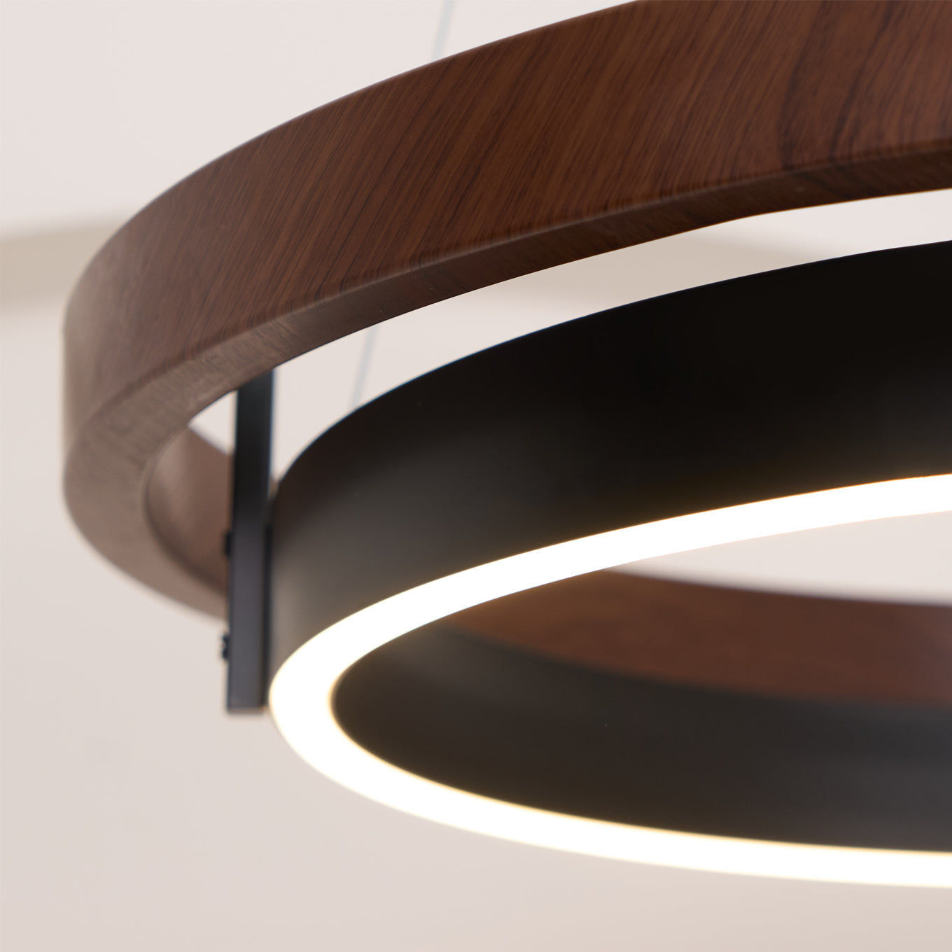 Muto Lampadario ad Anello in Legno