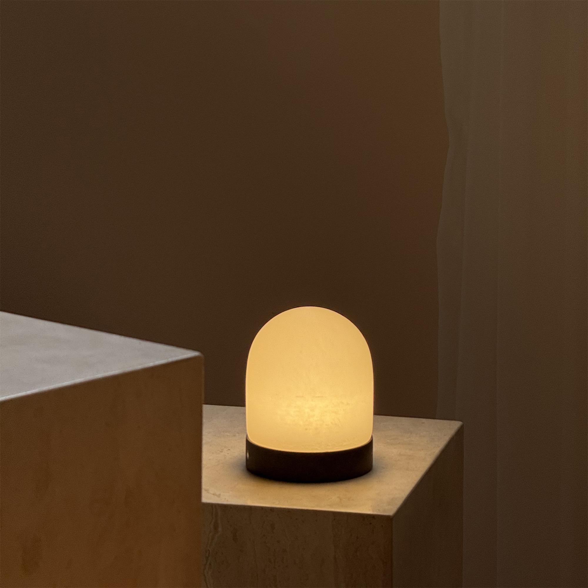 Roger Cordless Table Lamp (Built-in Battery) - Lamp Copper