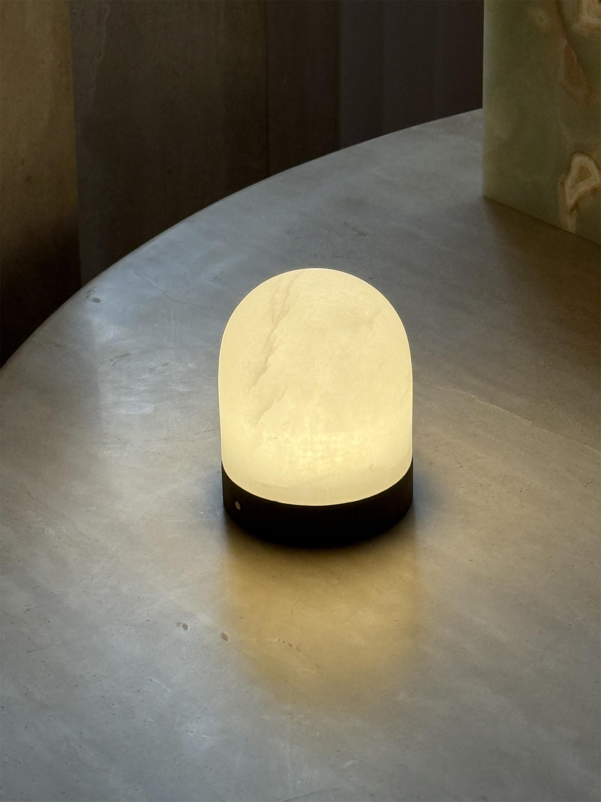 Roger Cordless Table Lamp (Built-in Battery) - Lamp Copper