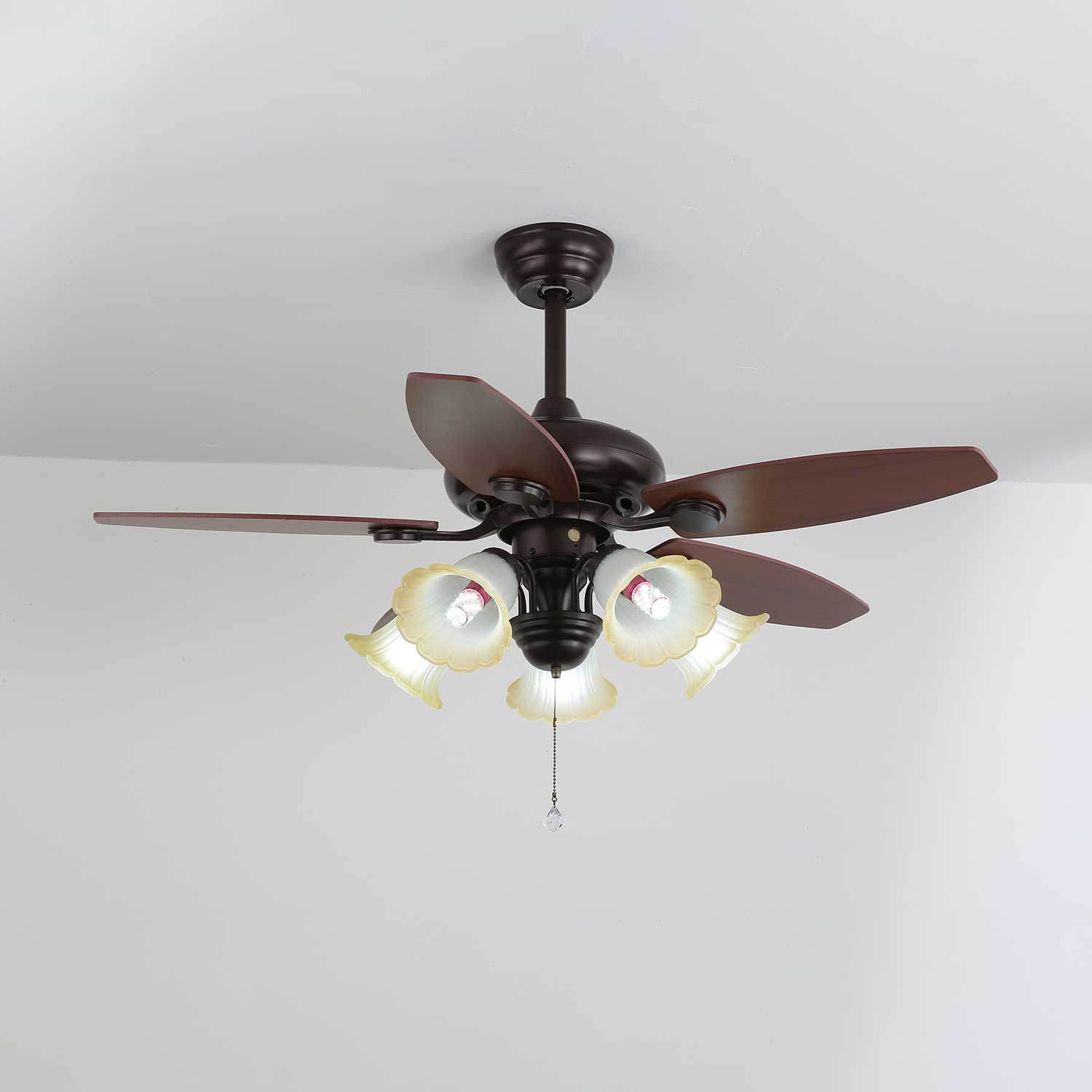 Ventilatore da Soffitto con Luce Florence installato in un soggiorno