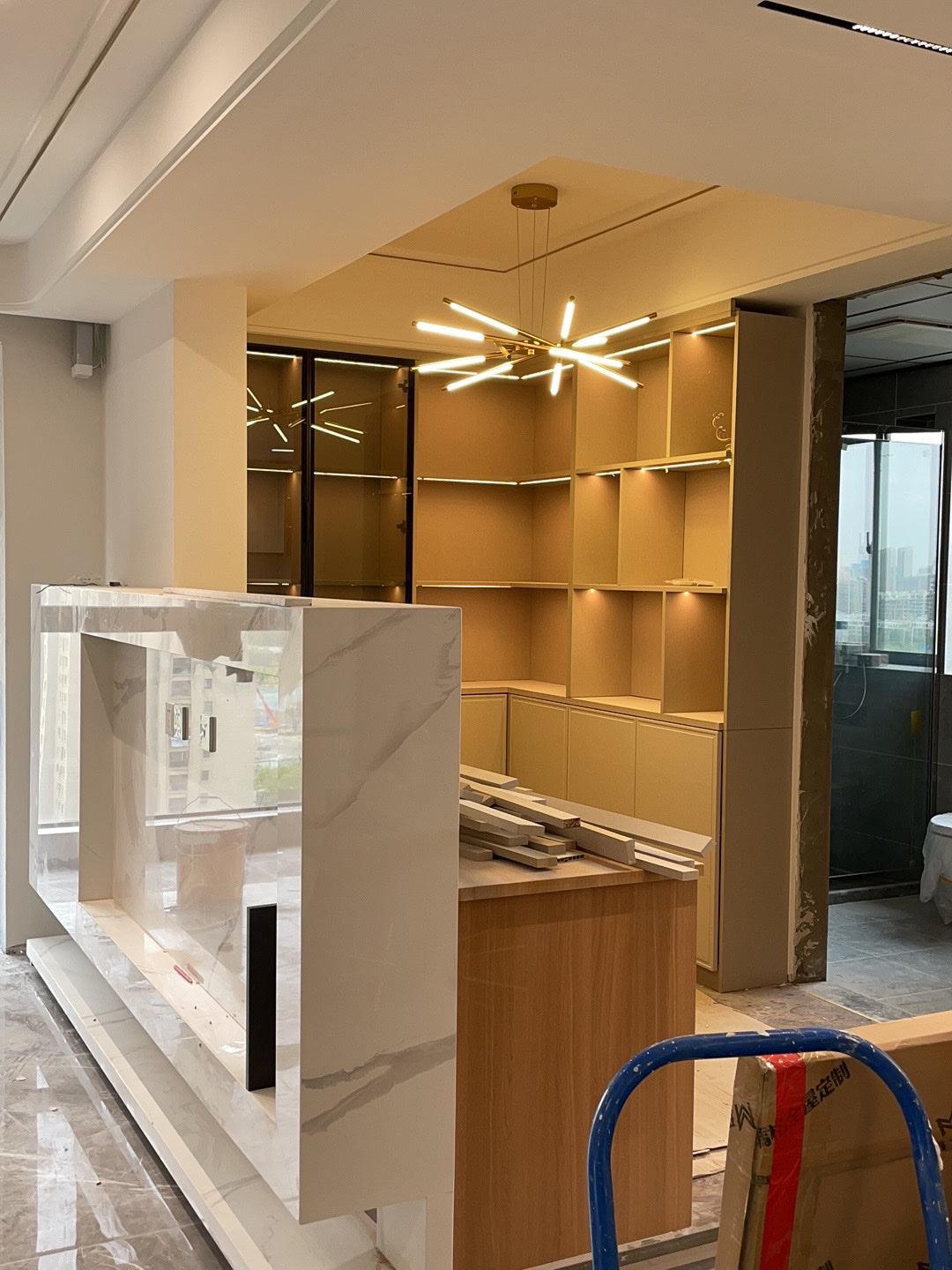 Rotatable LED Chandelier - Blowlighting