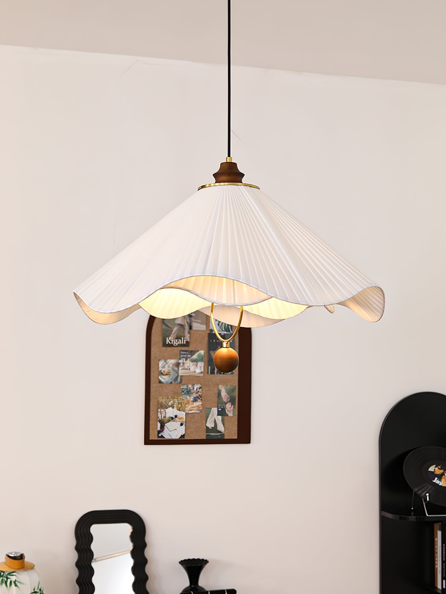 Scallop Edge Pendant Light - Blowlighting