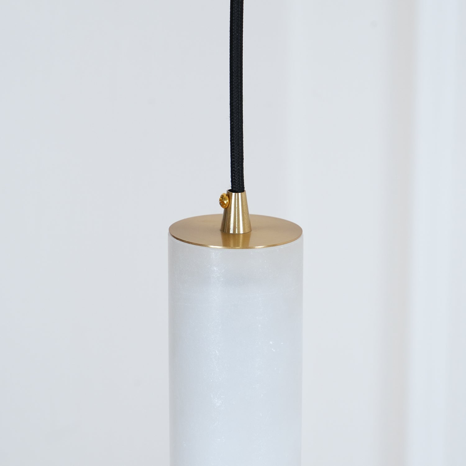 Nyxara Cluster Alabaster Pendant Light Staircase - Neutralighting
