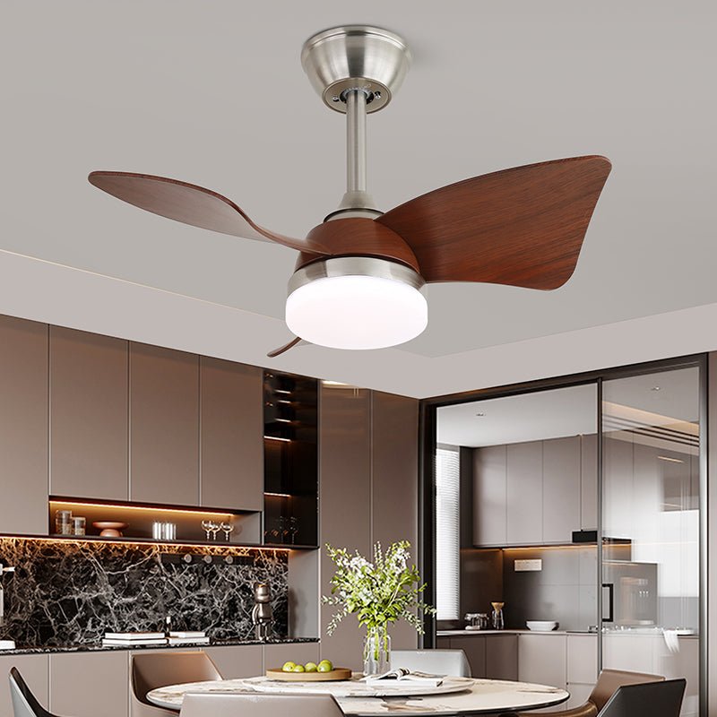 Ventilatore da soffitto con luce Arden Minimalista in Legno Nero da un'angolazione diversa