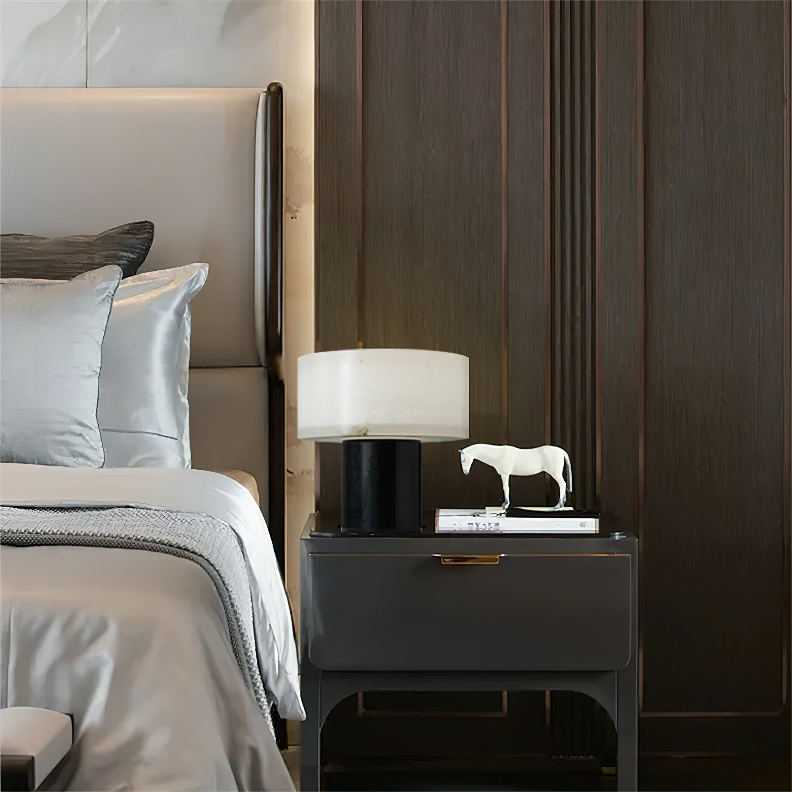 Small Solid Table Lamp - Lamp Copper