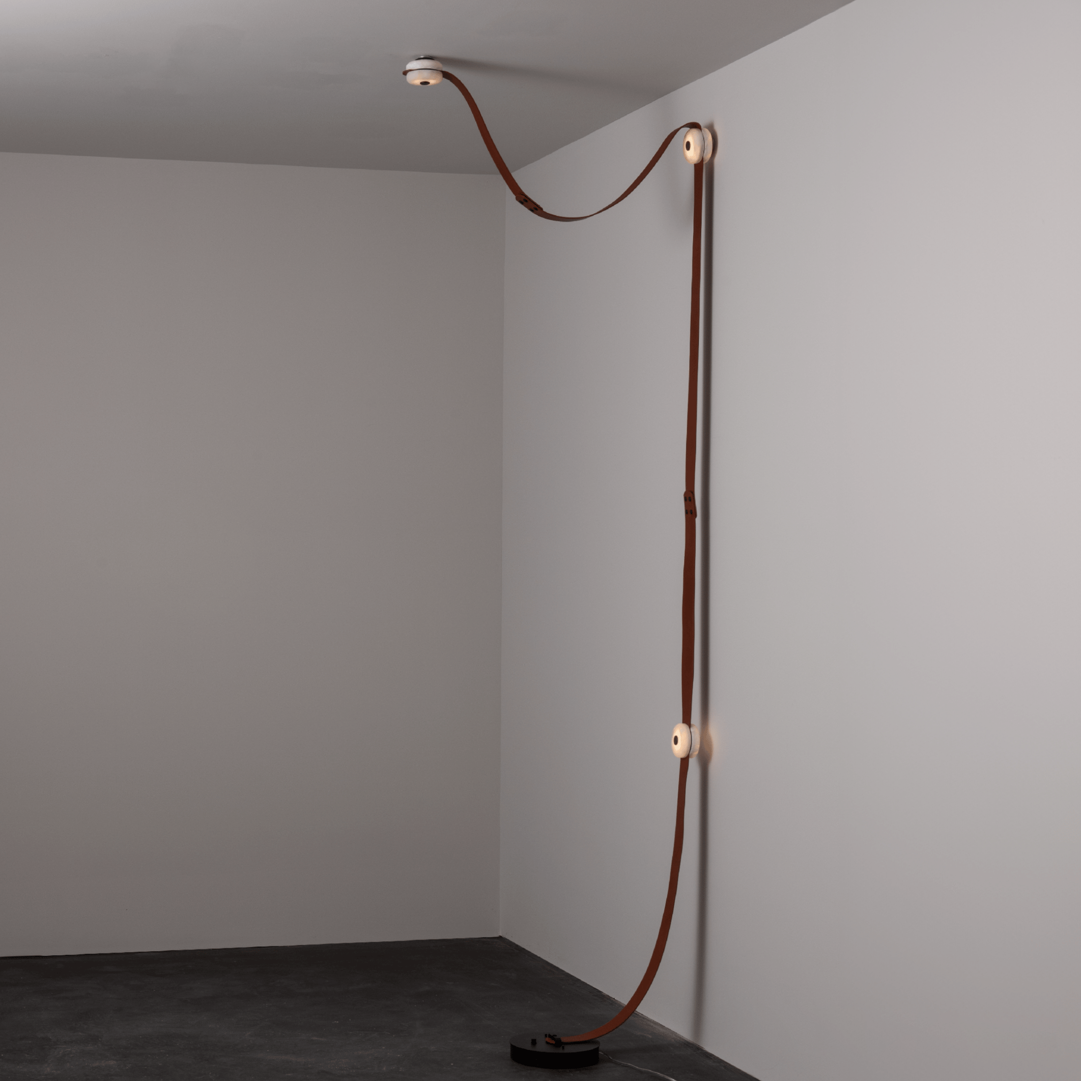 Snaps LED Floor-to-Ceiling Lamp - Lamp Copper