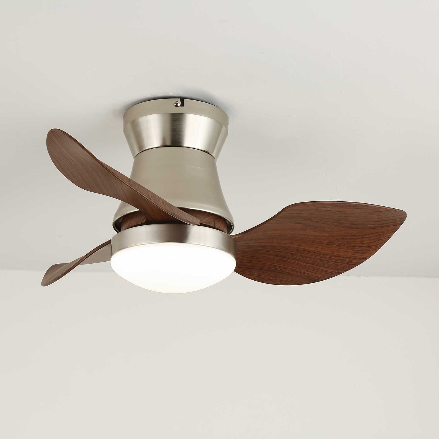 Vista dall'alto del Ventilatore da Soffitto Moderno Airlume con Luce.