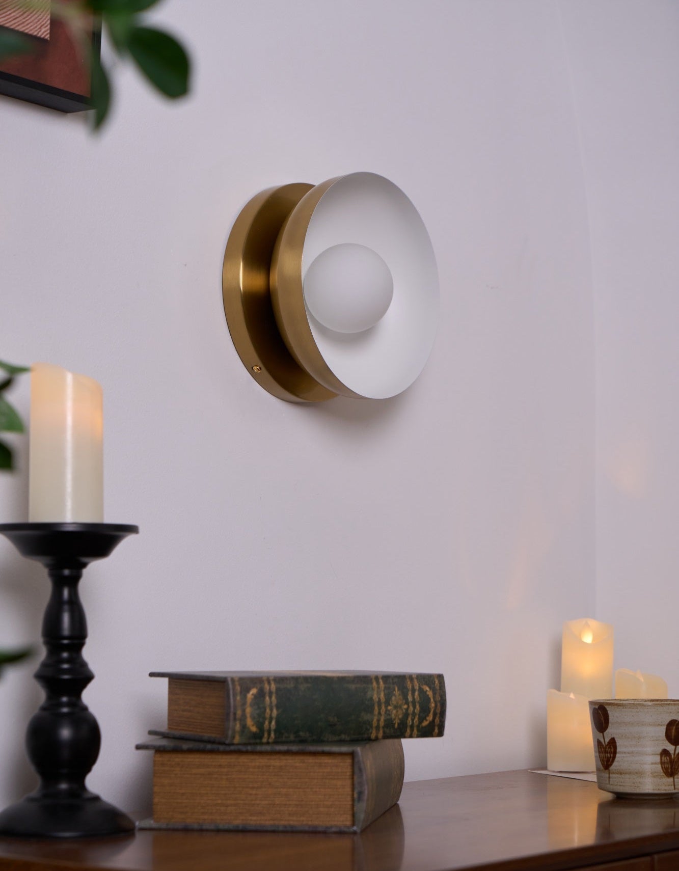 Vethaora Modern Minimalist Solar Eclipse Brass Glass Wall Light - Blowlighting