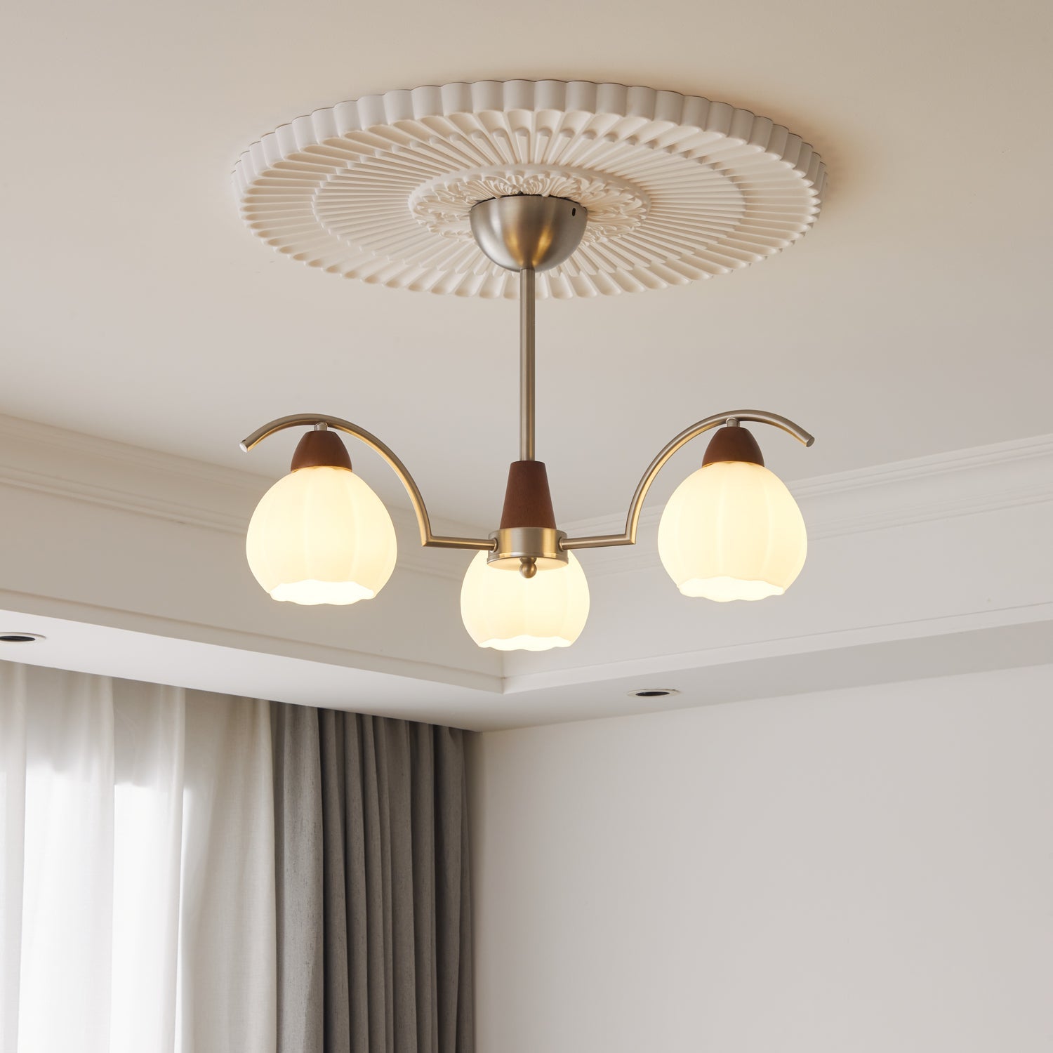Soluna Bloom Chandelier - Blowlighting