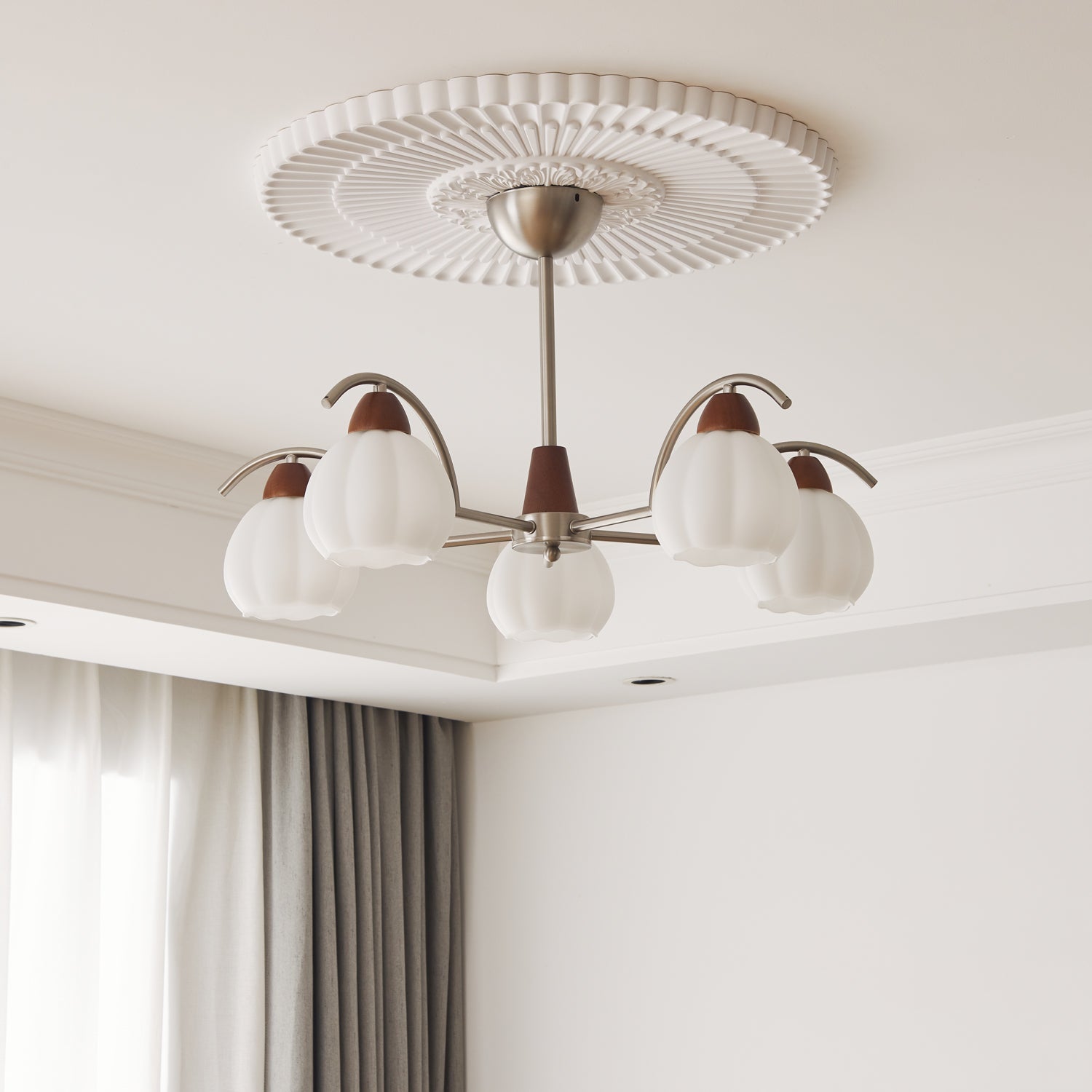 Soluna Bloom Chandelier - Blowlighting