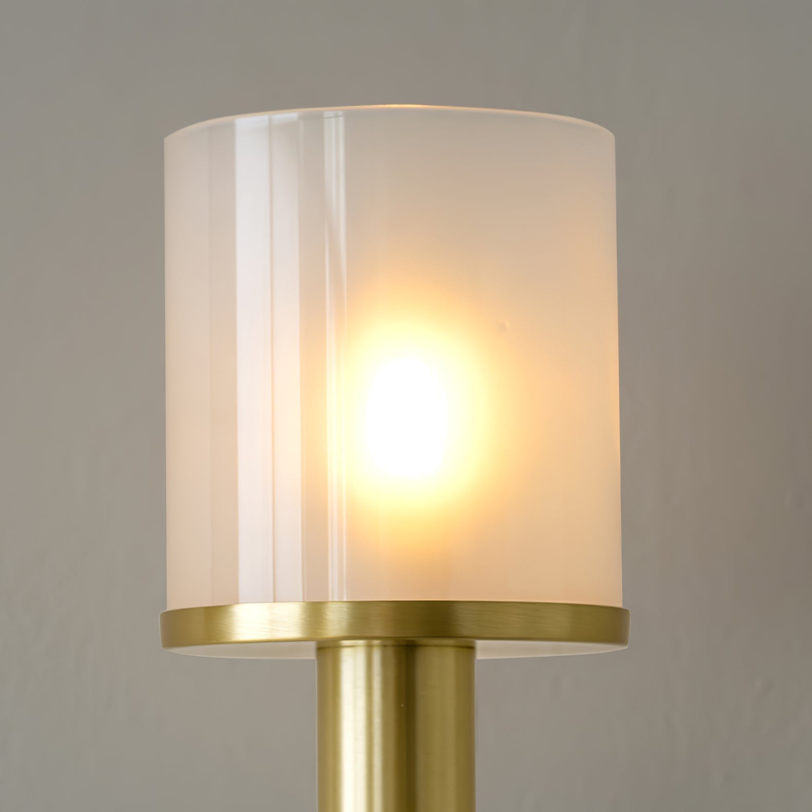 Tracie Classic Sconce - Blowlighting