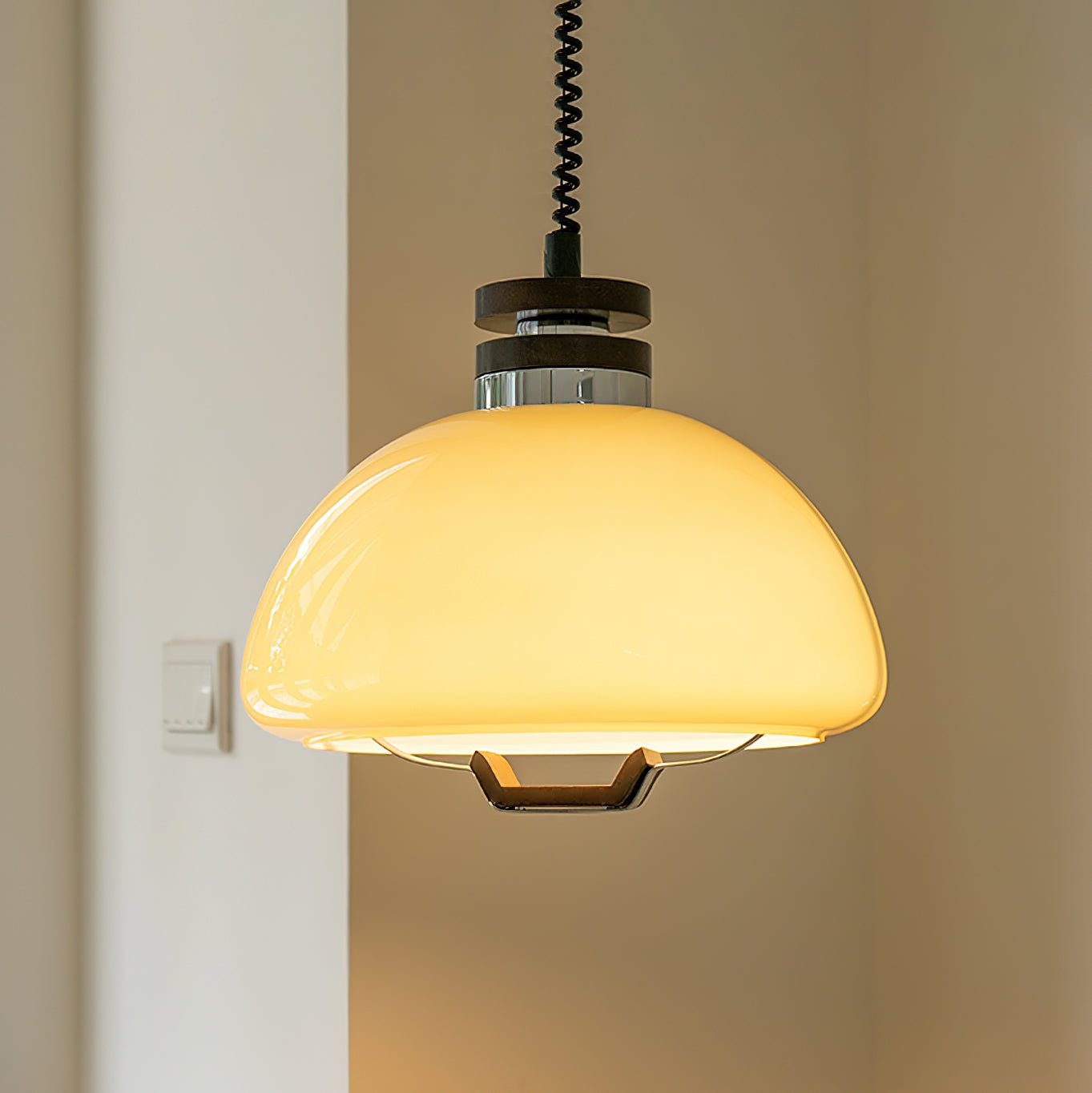 Vela Pudding Pendant Light - Blowlighting