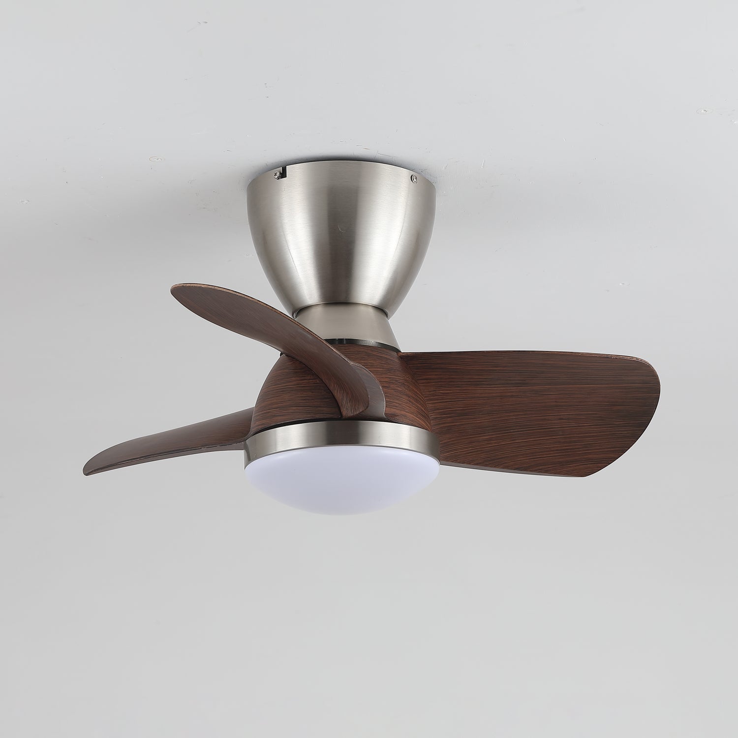 Ventilatore da Soffitto con Luce Elora che mostra il suo motore in rame puro